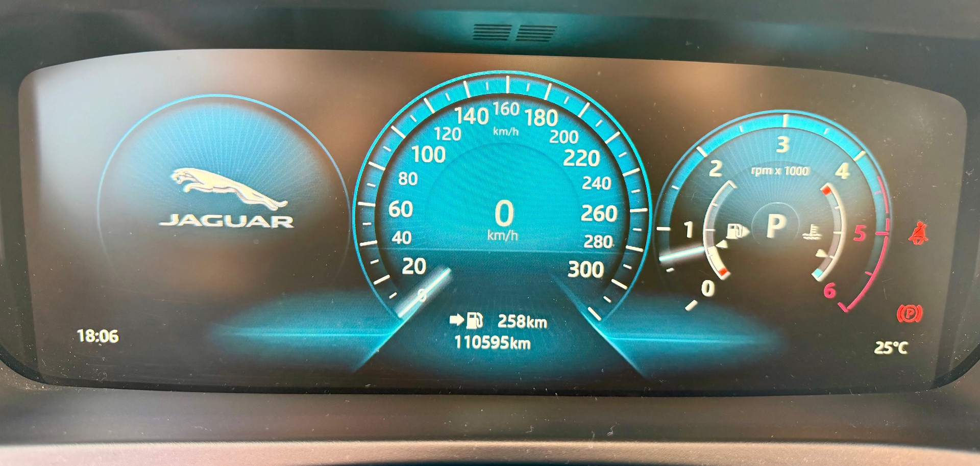 JAGUAR F-Pace 3.0 TD R-Sport AWD Automatik-image-6