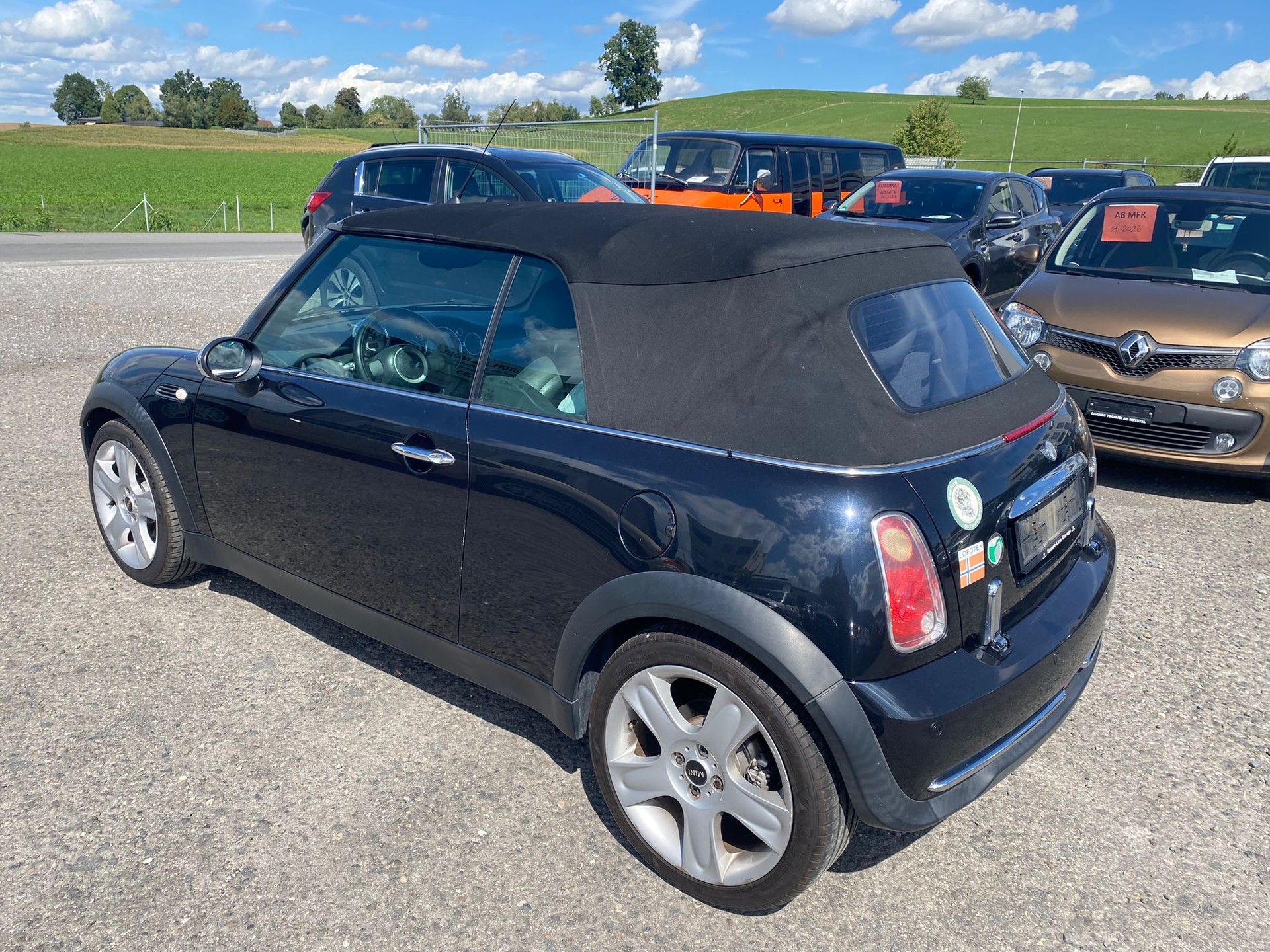 MINI Cooper Cabriolet-image-8