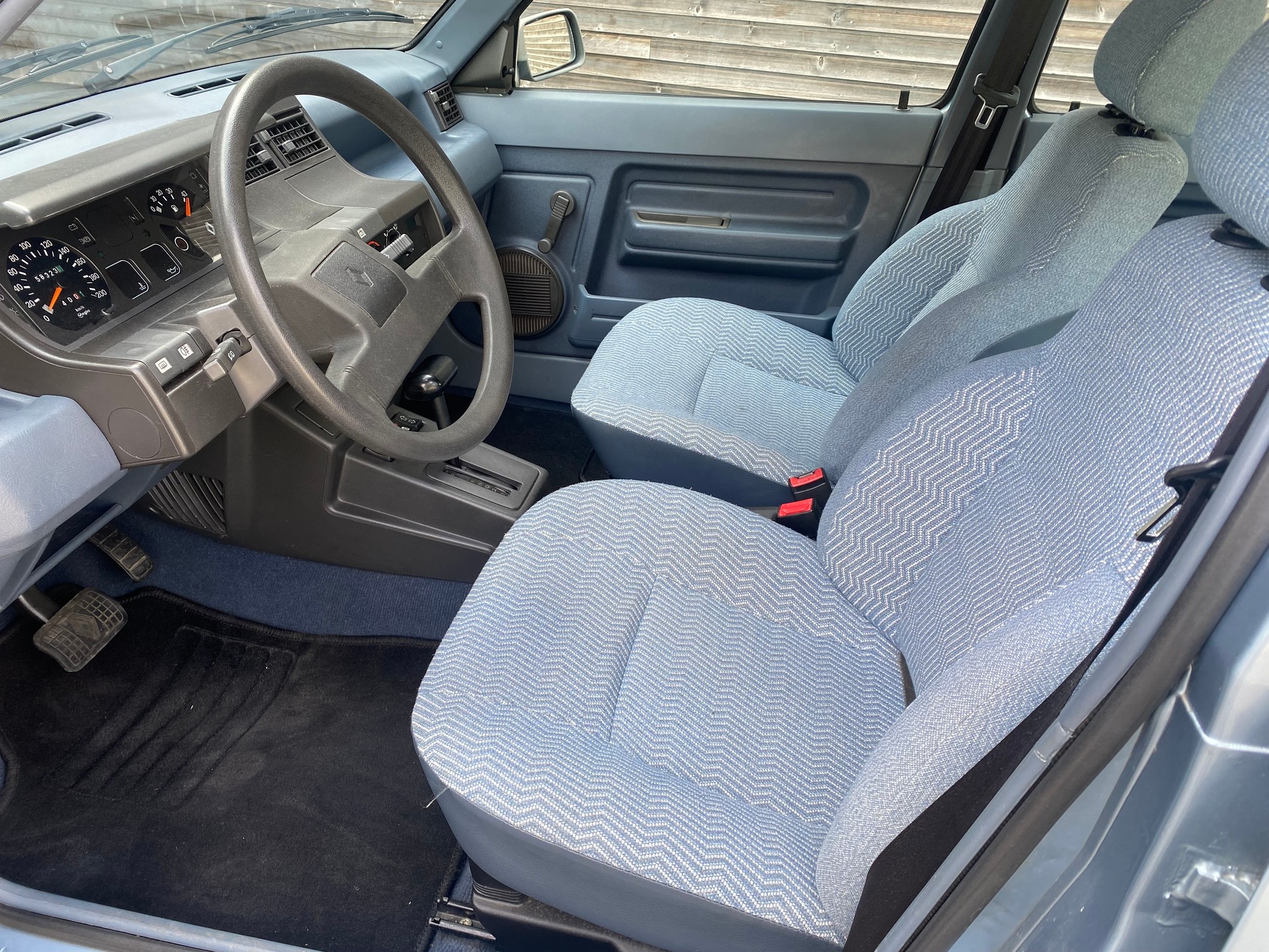 RENAULT R5-image-10