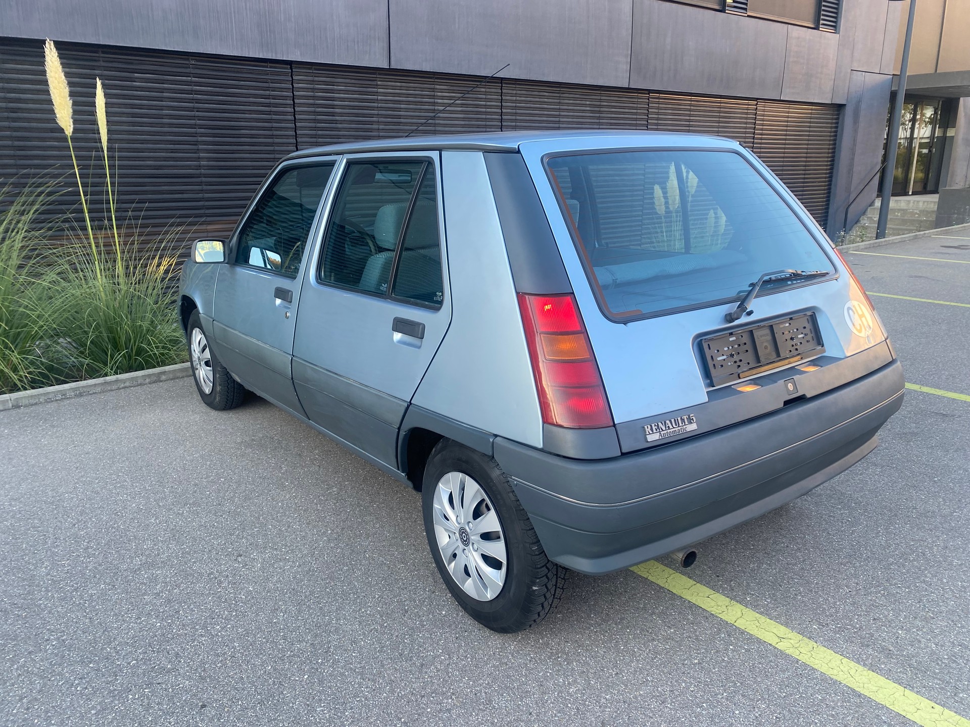 RENAULT R5-image-7
