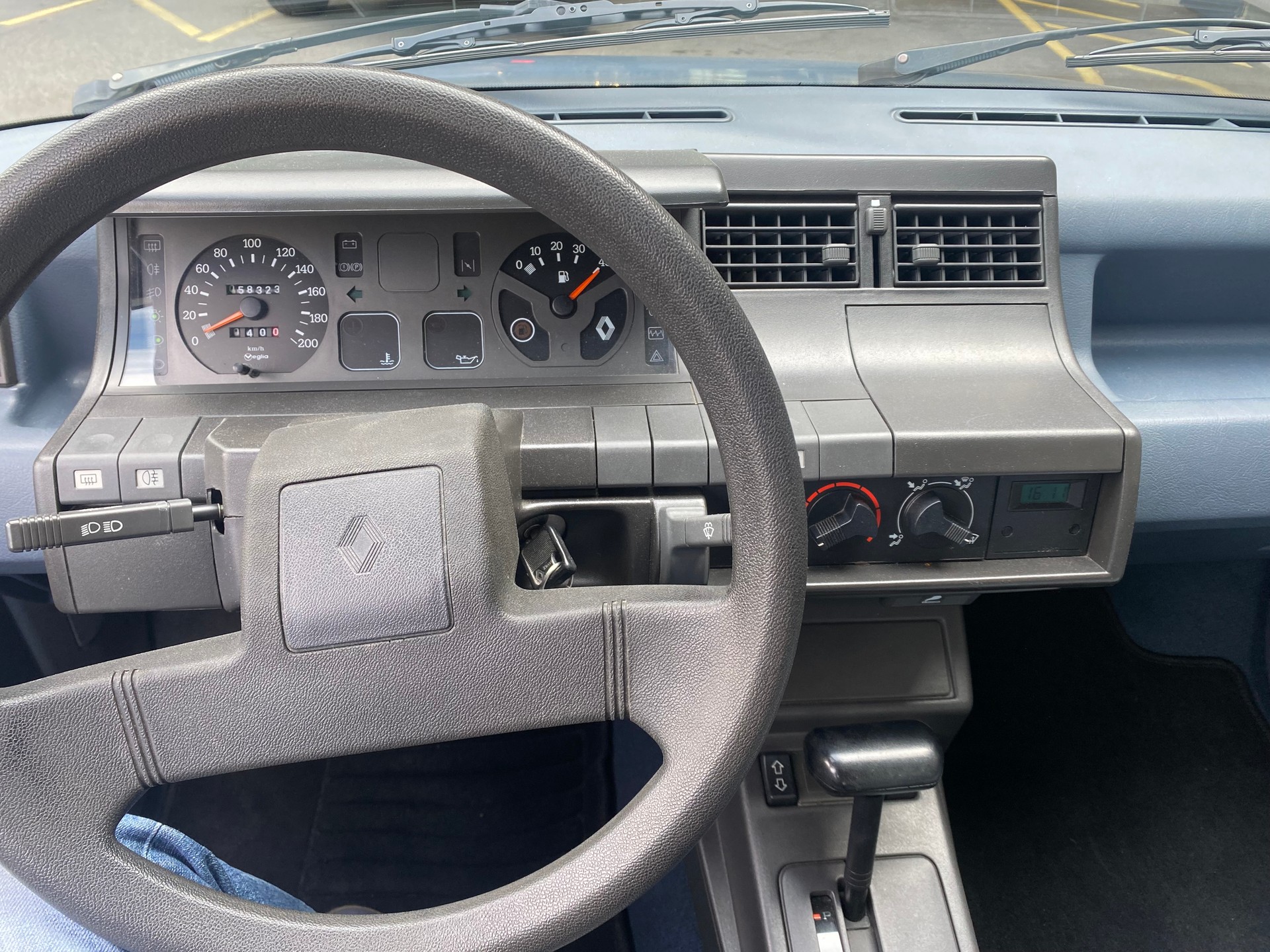 RENAULT R5-image-13