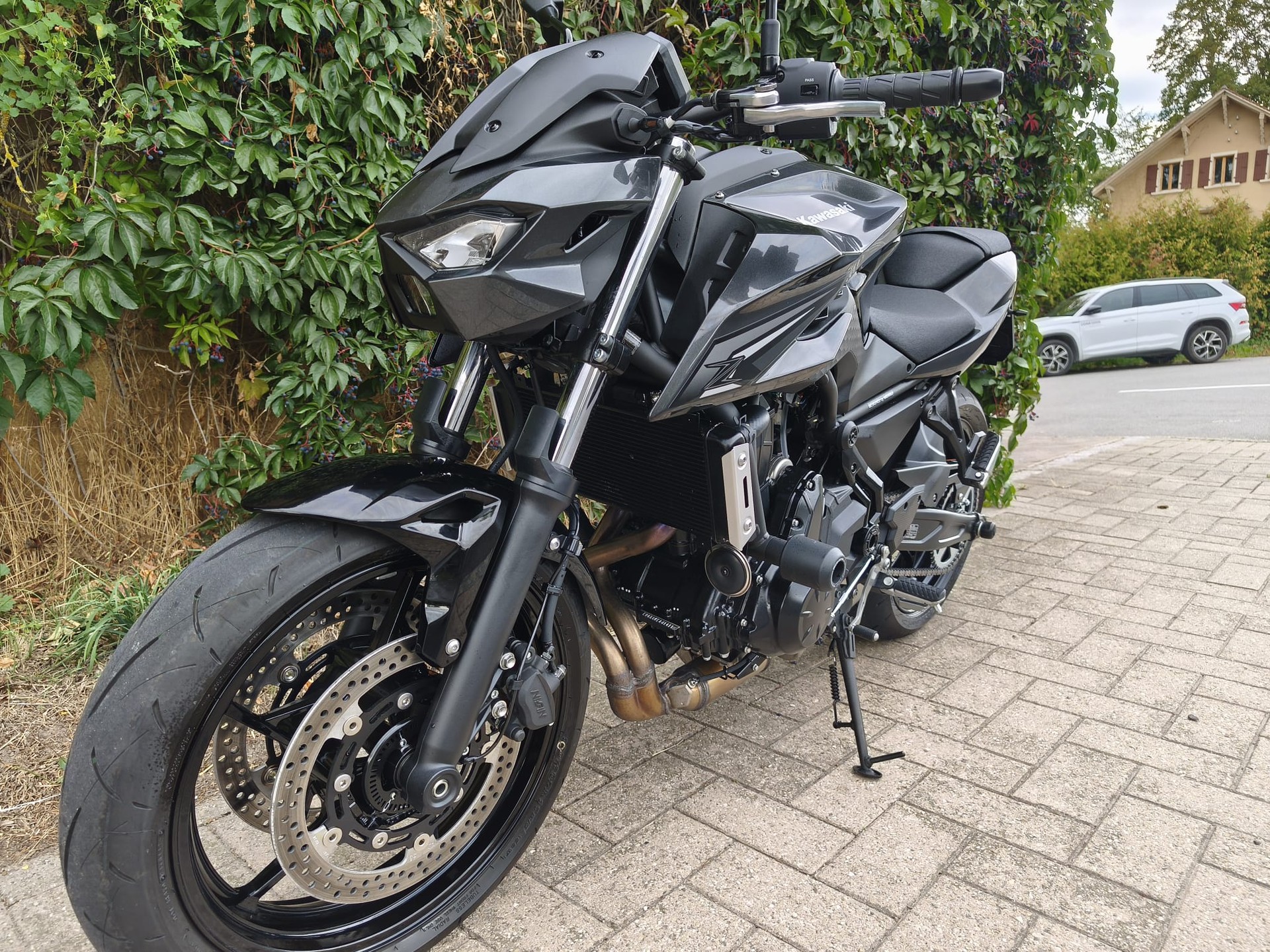 KAWASAKI Z 650-image-8