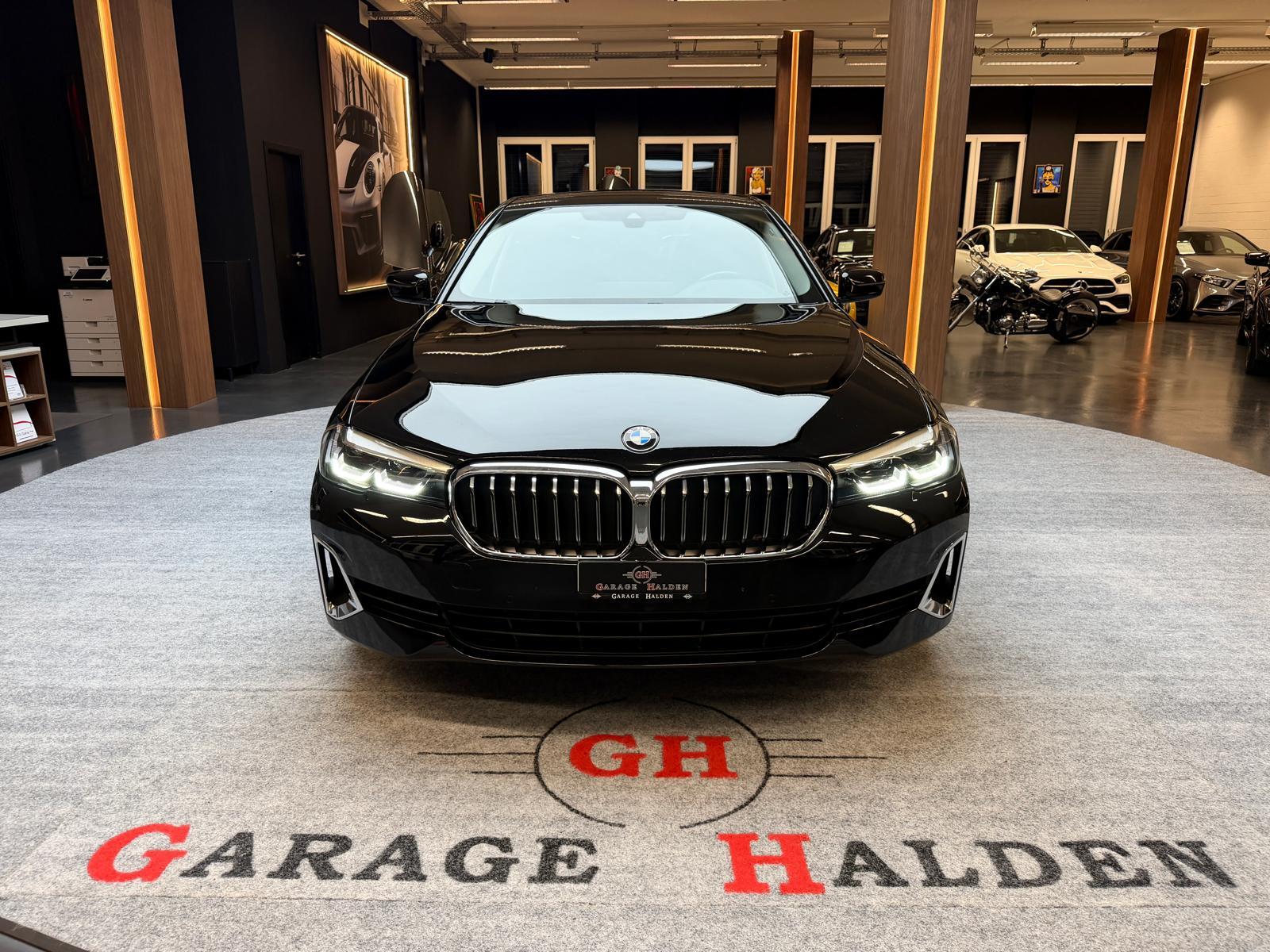BMW 5er Reihe G30 520d xDrive-showroom-element-2