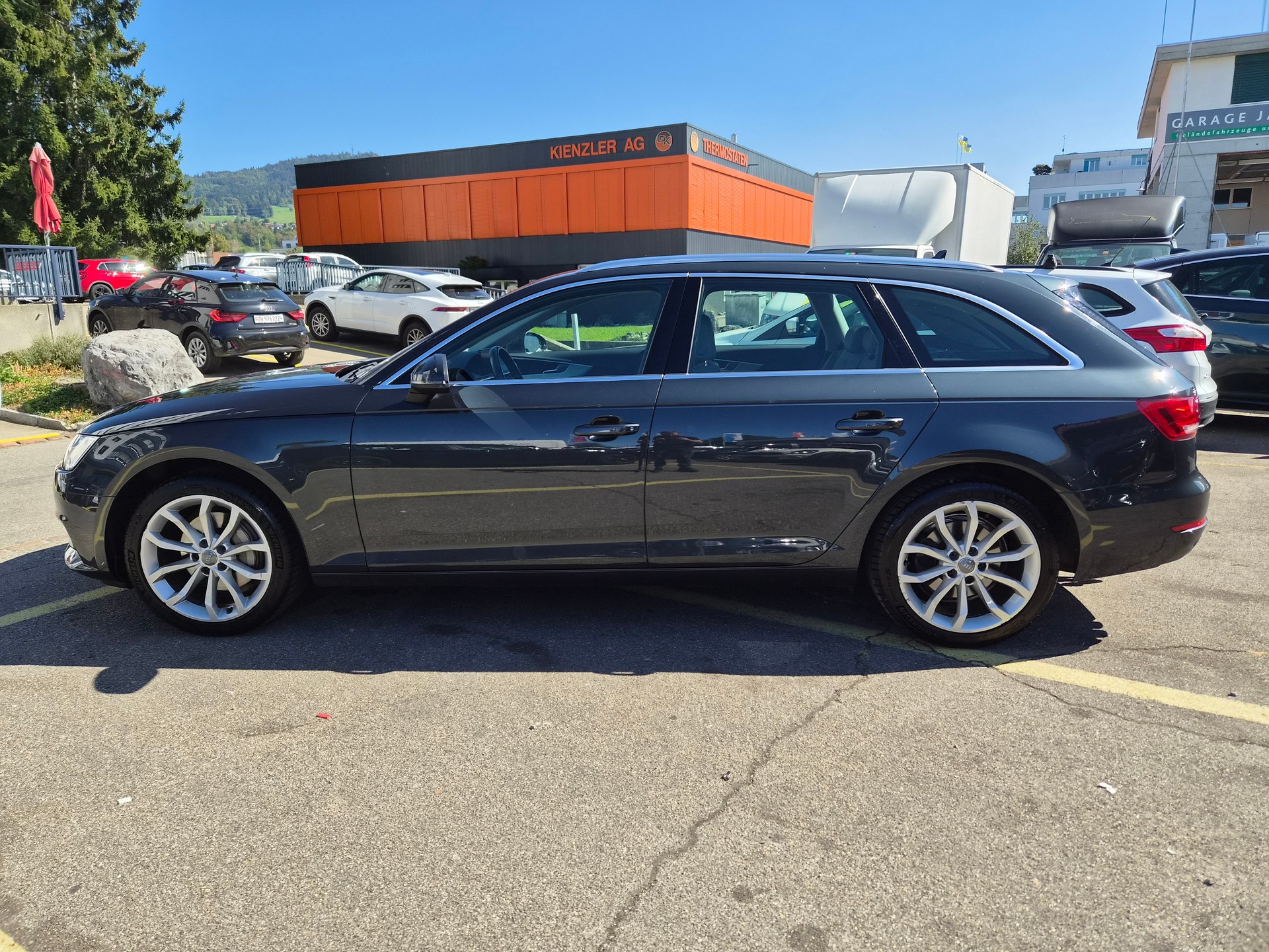 AUDI A4 Avant 2.0 TDI quattro S-tronic-showroom-element-3
