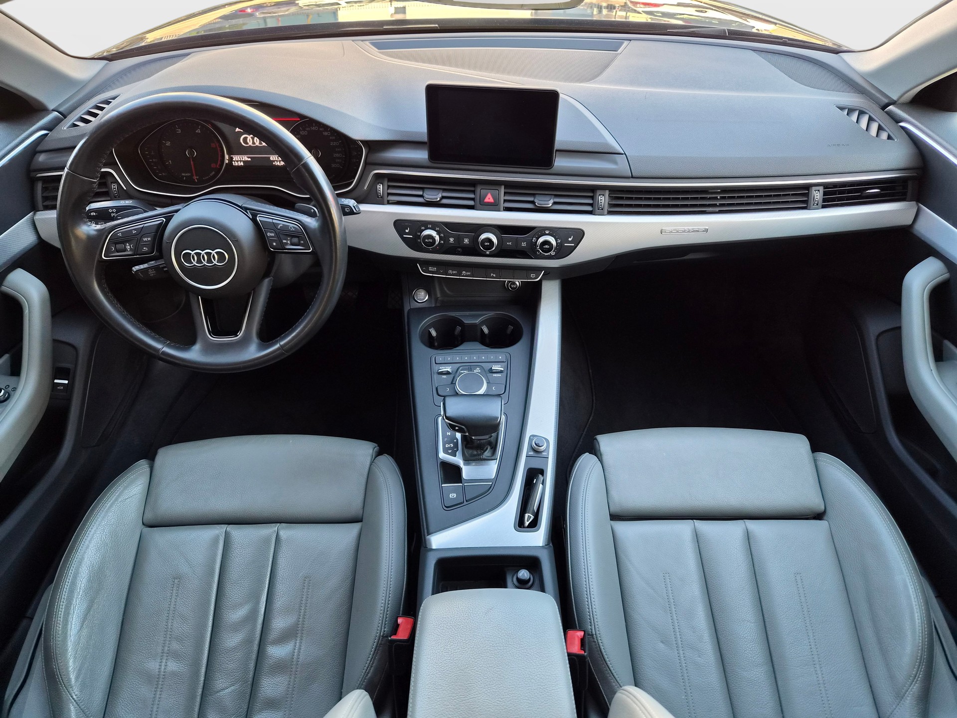 AUDI A4 Avant 2.0 TDI quattro S-tronic-image-10