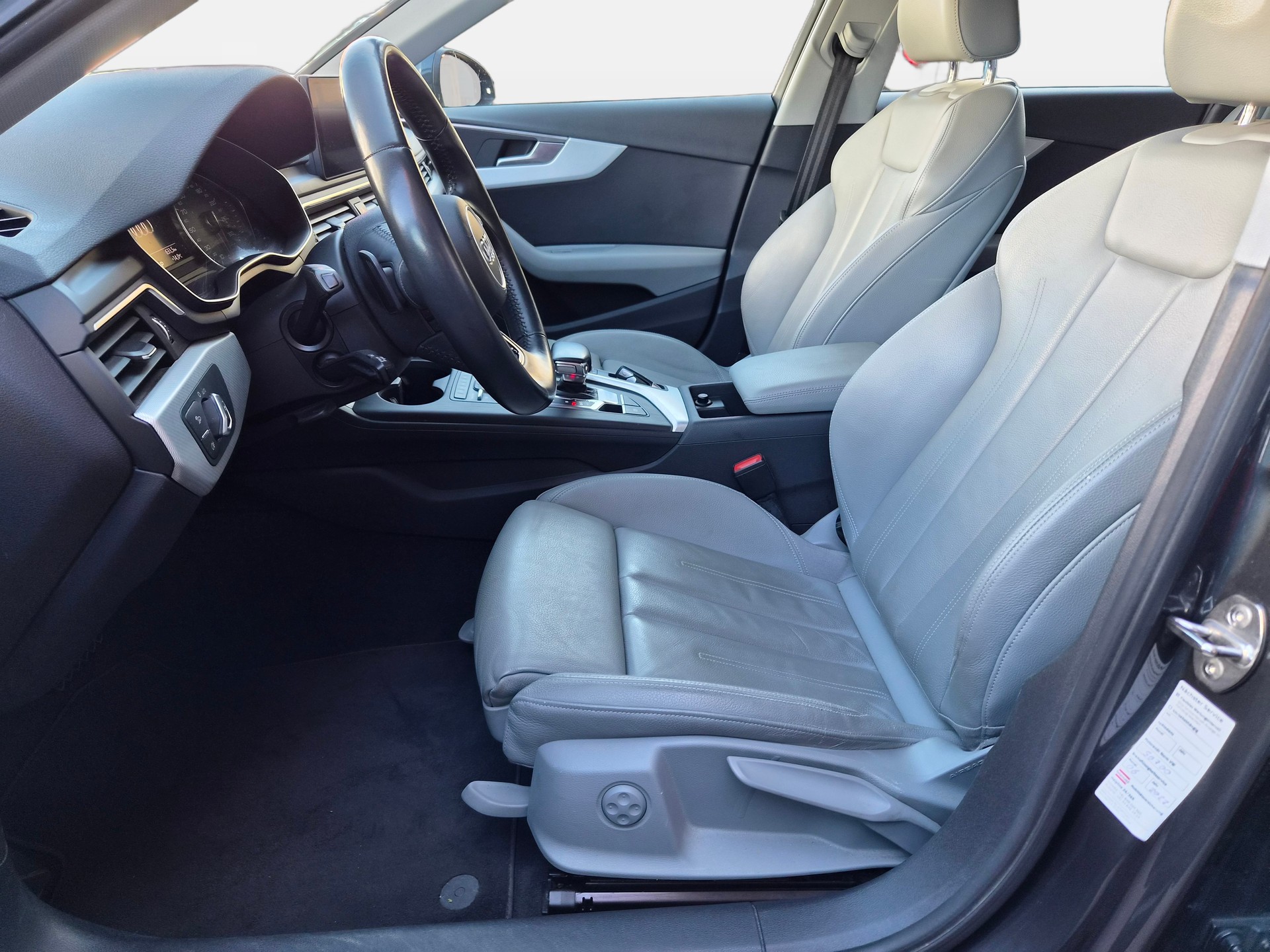 AUDI A4 Avant 2.0 TDI quattro S-tronic-image-8