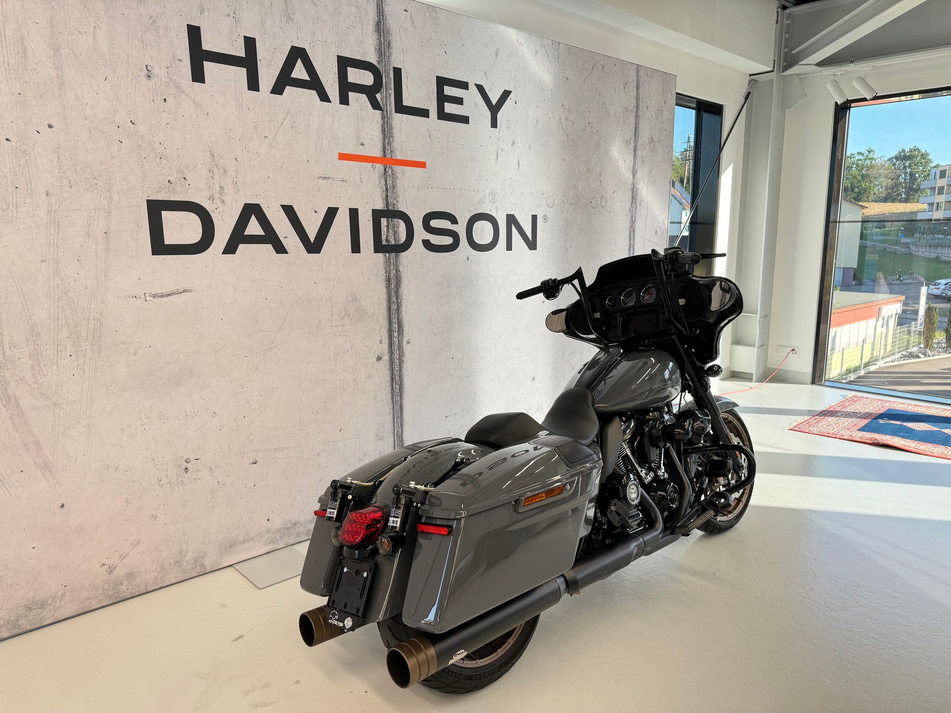 HARLEY-DAVIDSON FLHXST Street Glide ST 117-image-2