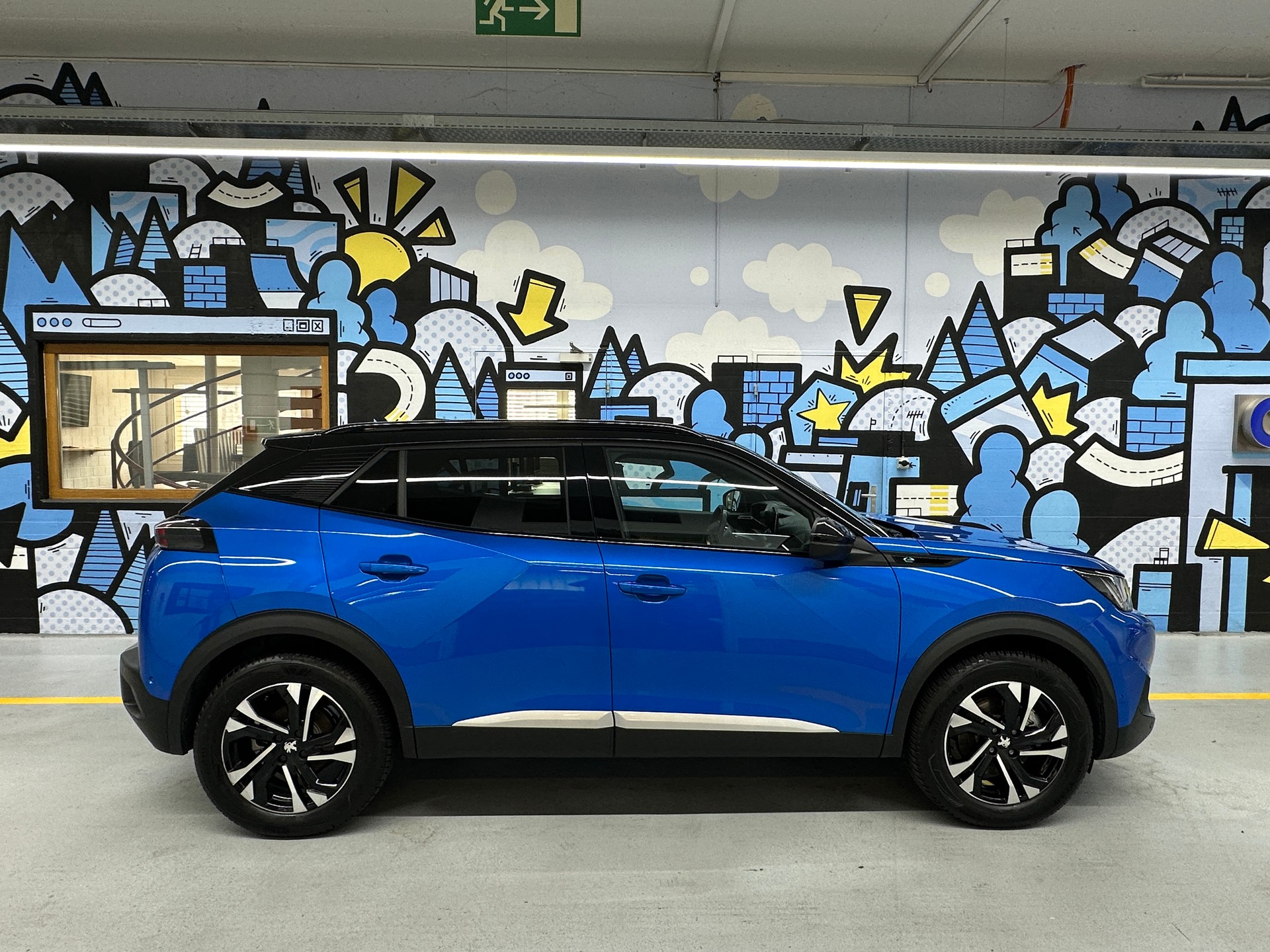 PEUGEOT 2008 e GT-showroom-element-2
