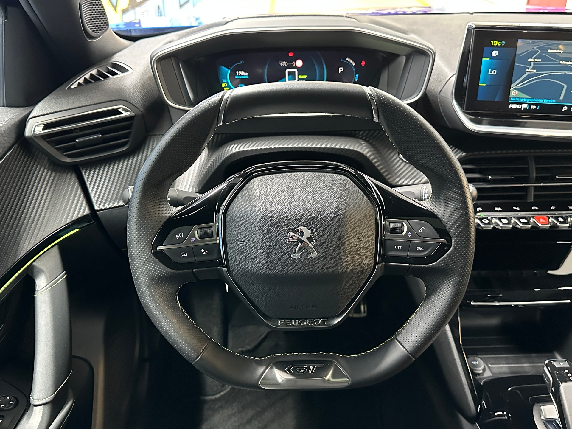 PEUGEOT 2008 e GT-image-9