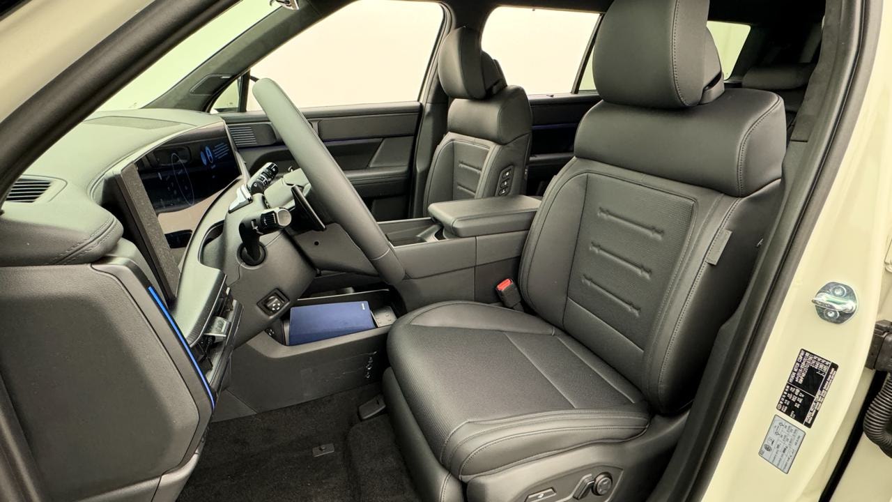HYUNDAI Santa Fe 1.6 T-GDi PHEV Calligraphy 4WD Automatic-image-4