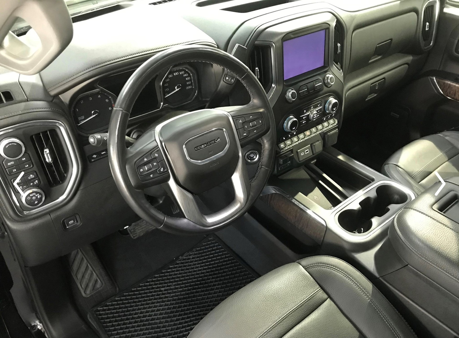 GMC Sierra-image-4