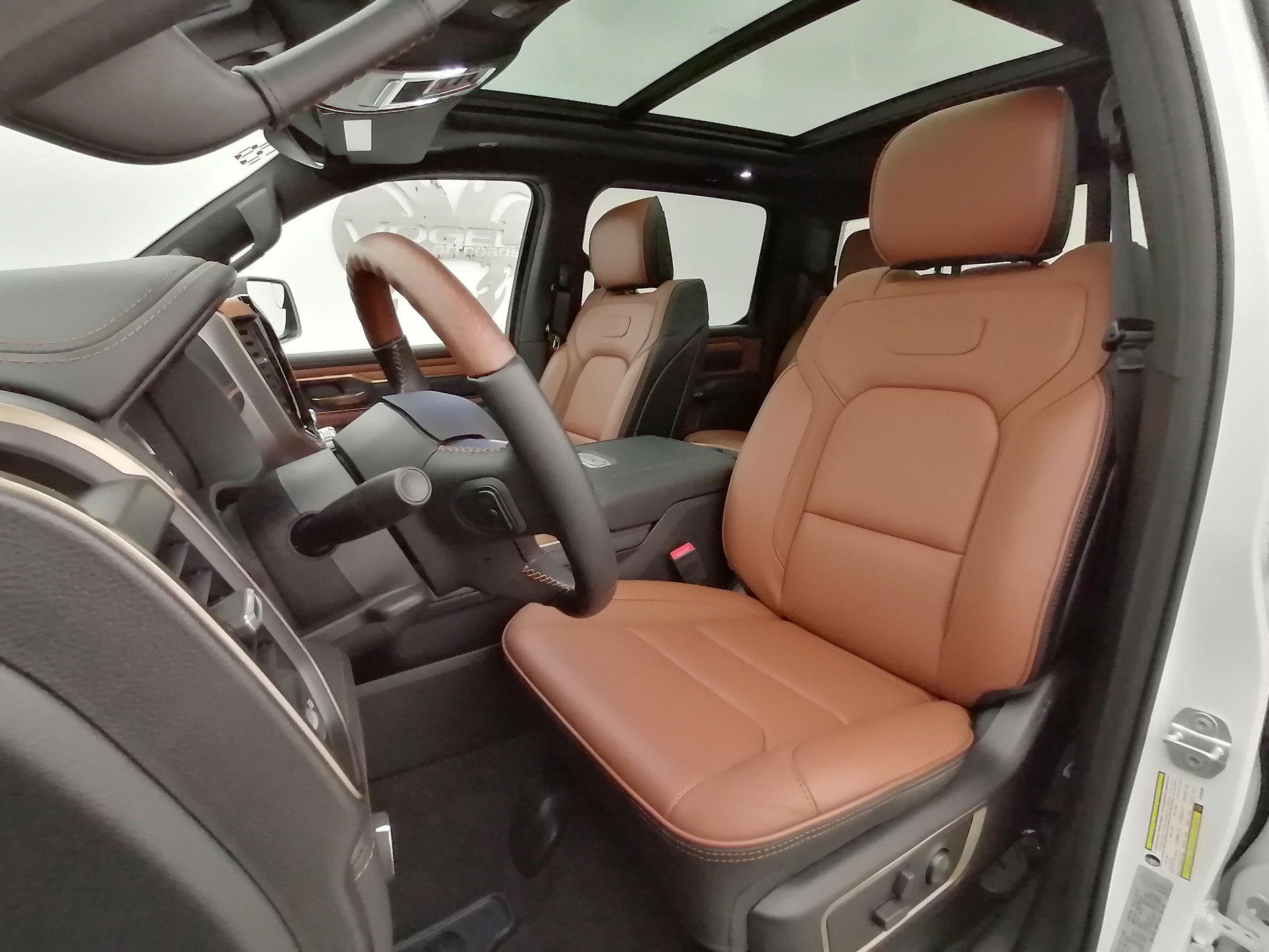 DODGE Ram 1500 5.7 V8 Longhorn 10.5T eTorque-image-7