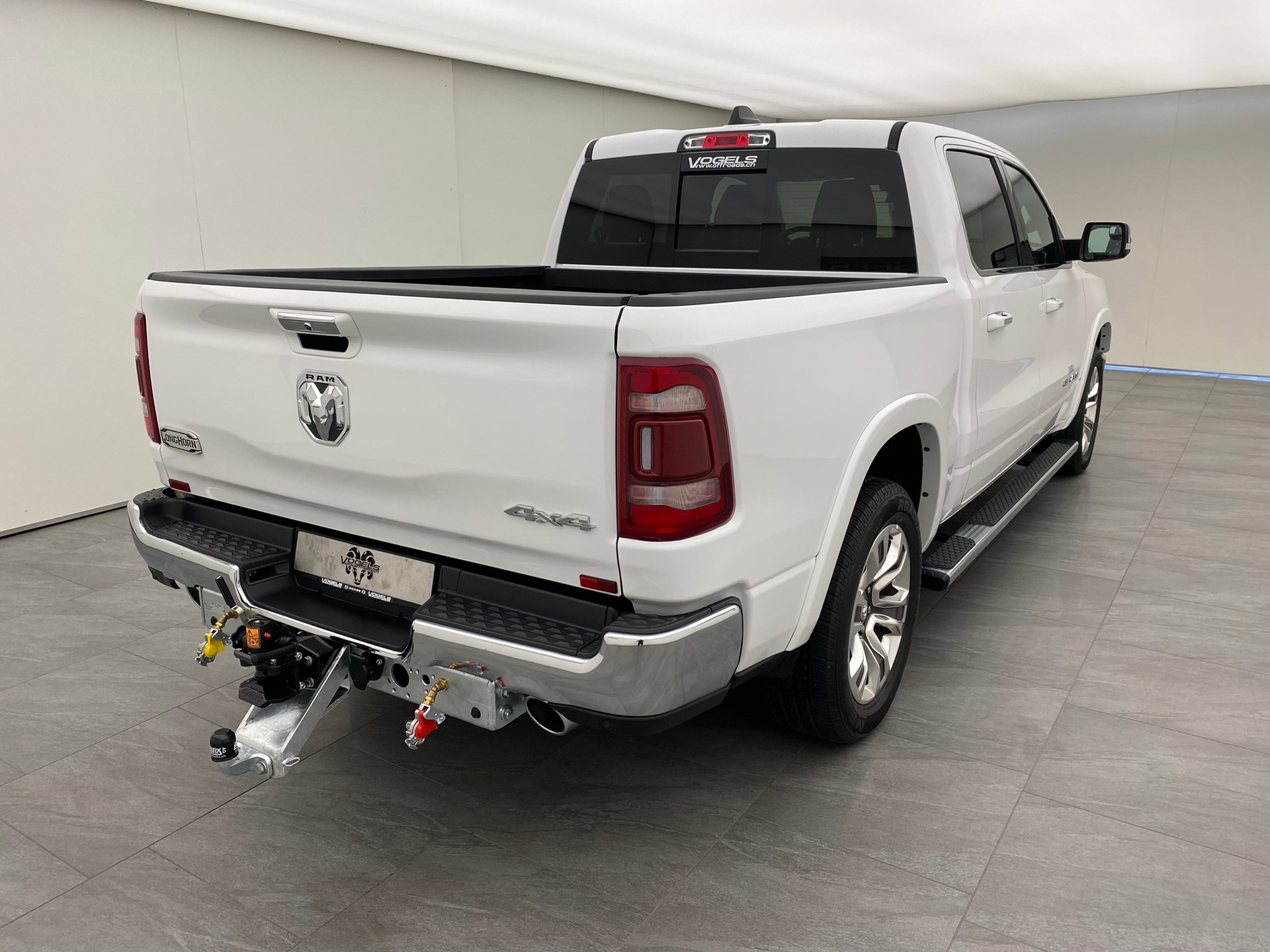 DODGE Ram 1500 5.7 V8 Longhorn 10.5T eTorque-showroom-element-3