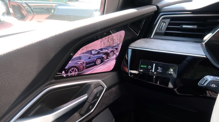 AUDI e-tron 55 Sportback S Line quattro-image-13