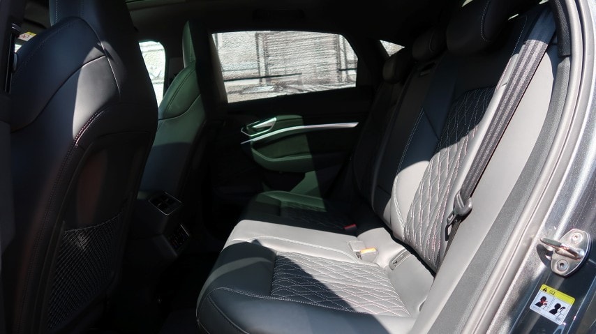 AUDI e-tron 55 Sportback S Line quattro-image-8