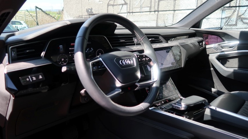 AUDI e-tron 55 Sportback S Line quattro-image-4