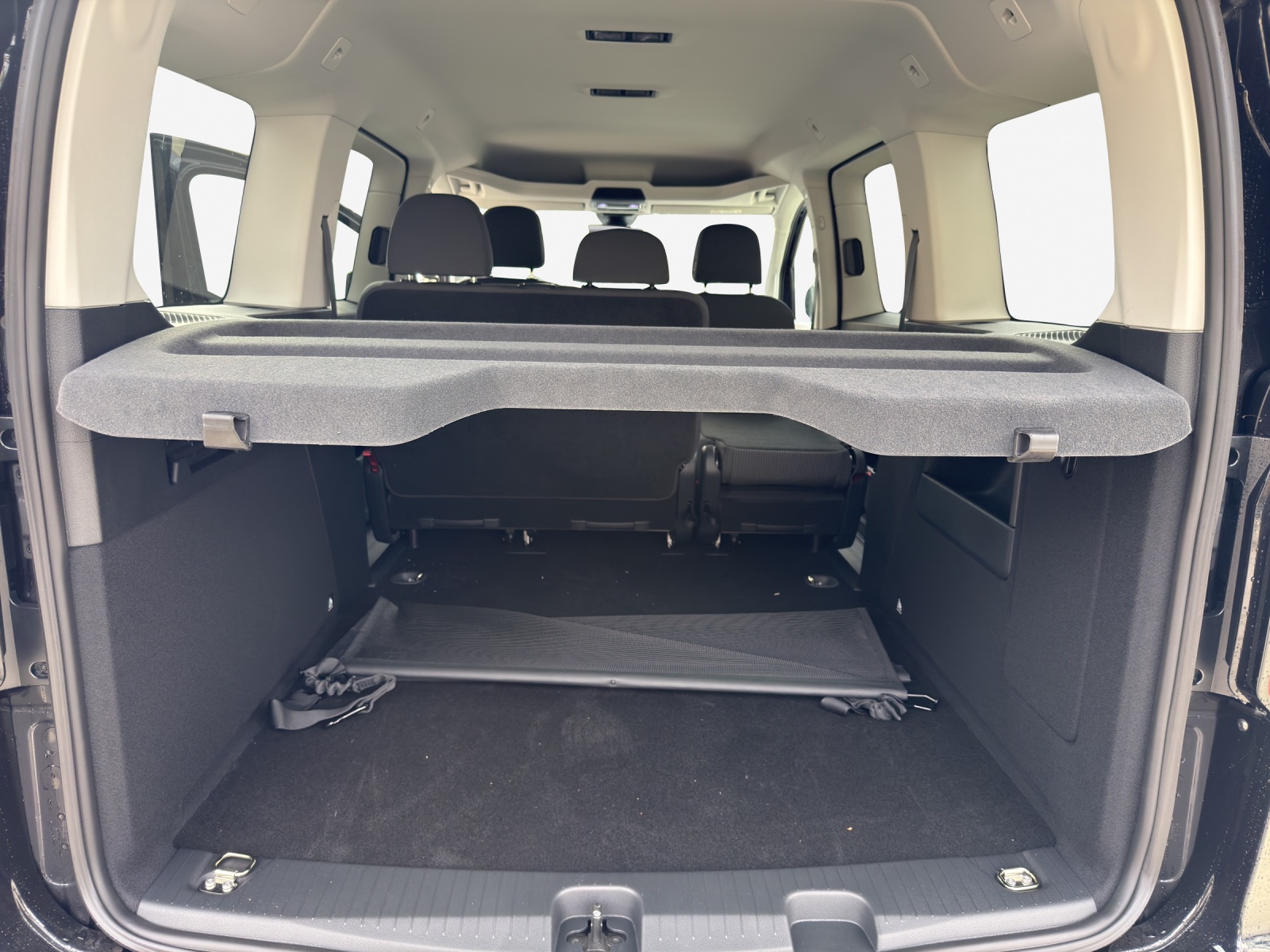 VW Caddy Maxi 1.5 TSI DSG-image-12
