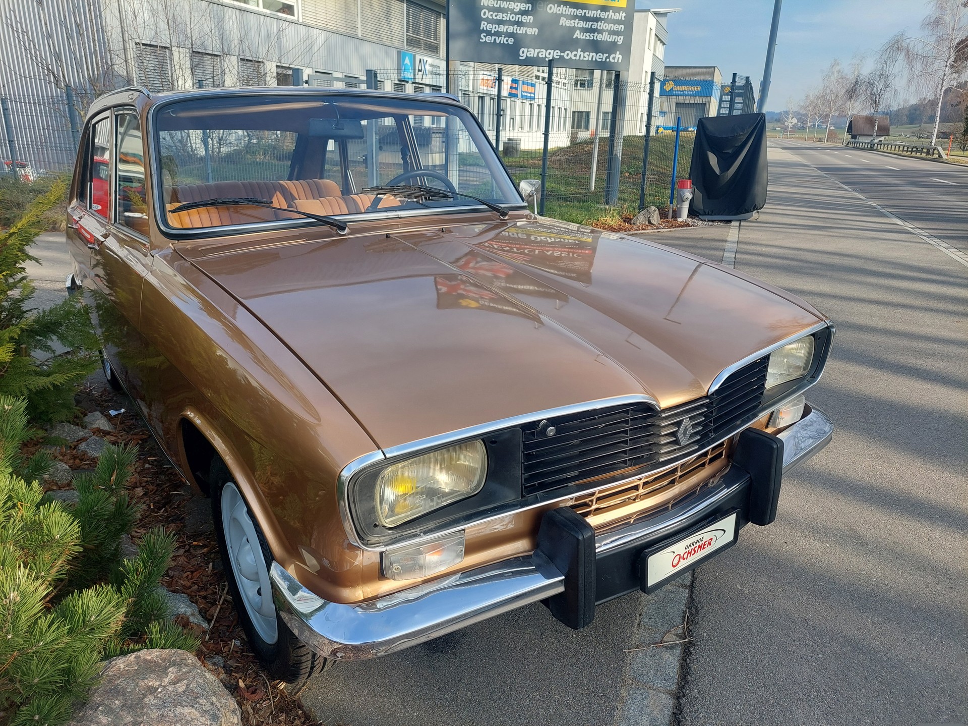 RENAULT 16 TS-showroom-element-3