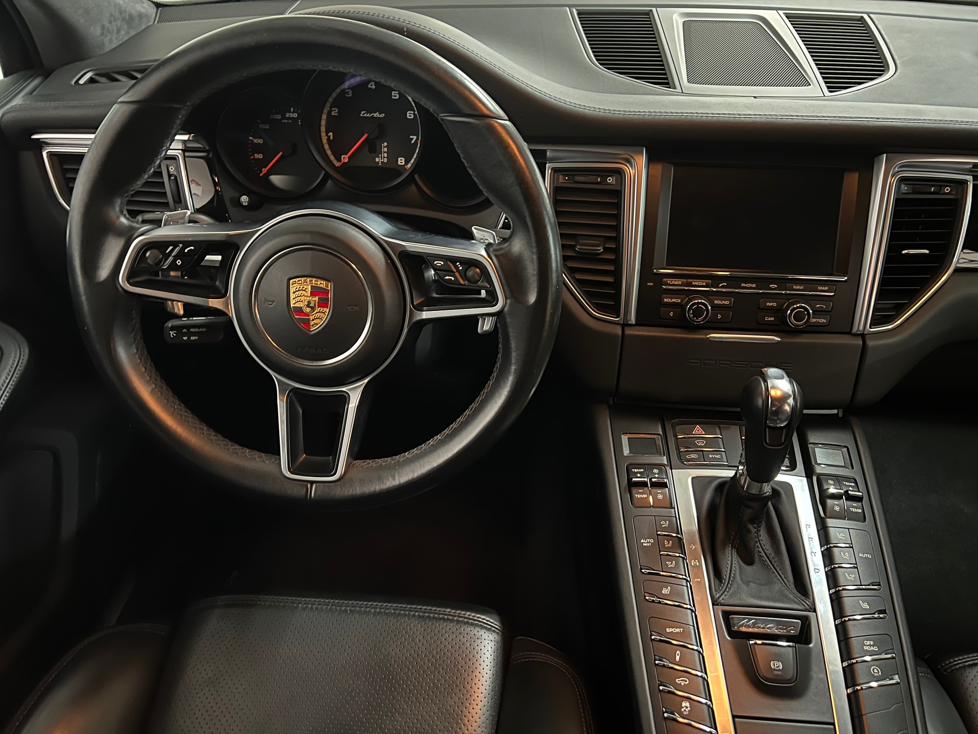 PORSCHE Macan Turbo PDK-image-8