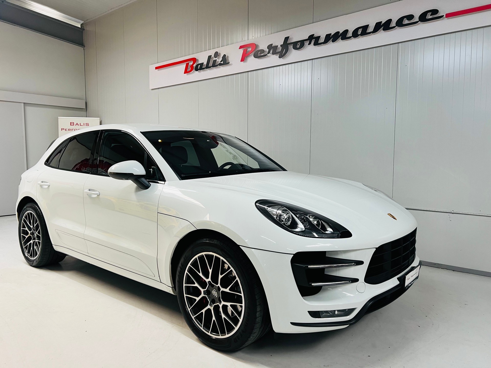PORSCHE Macan Turbo PDK