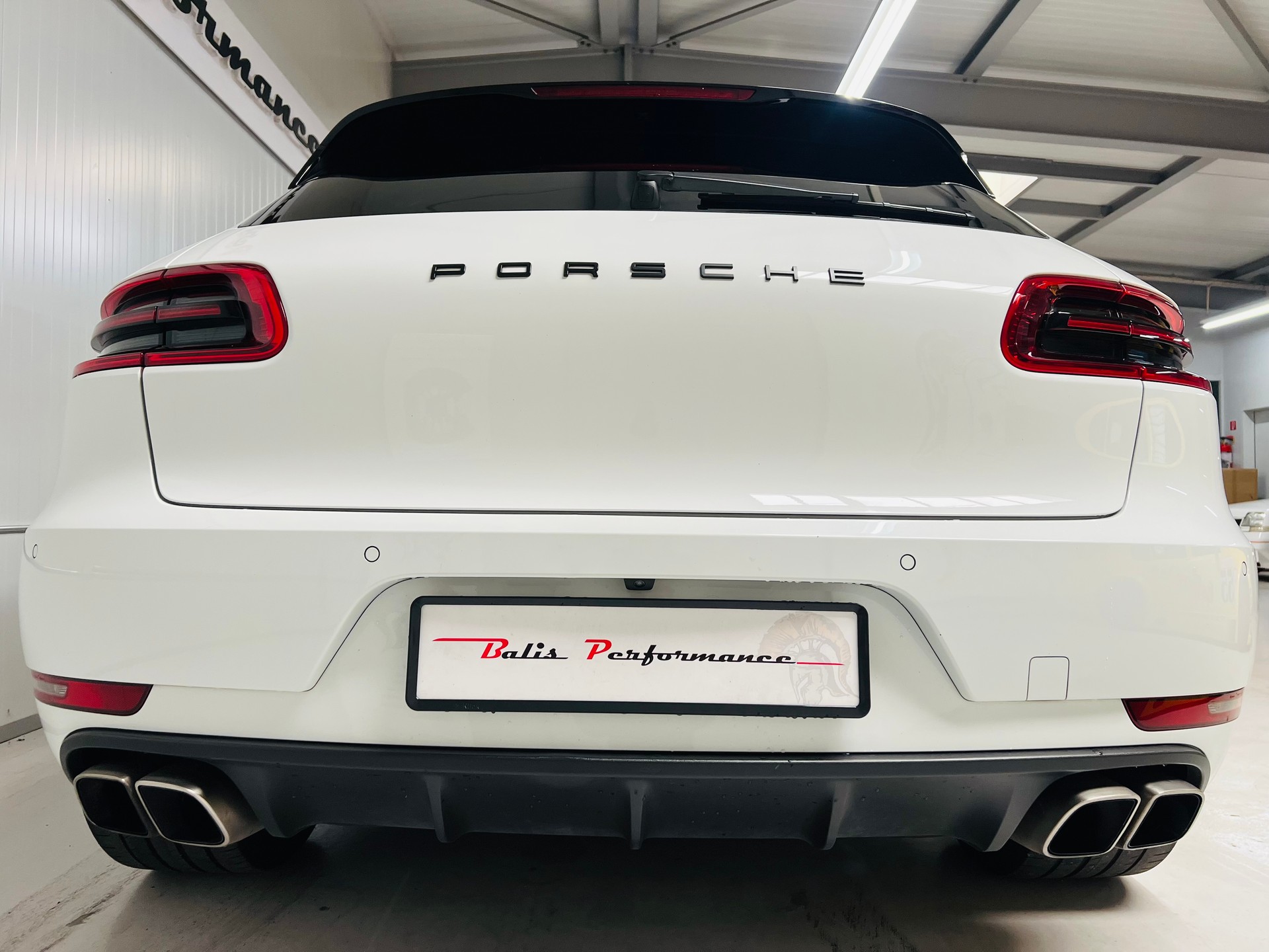 PORSCHE Macan Turbo PDK-image-3