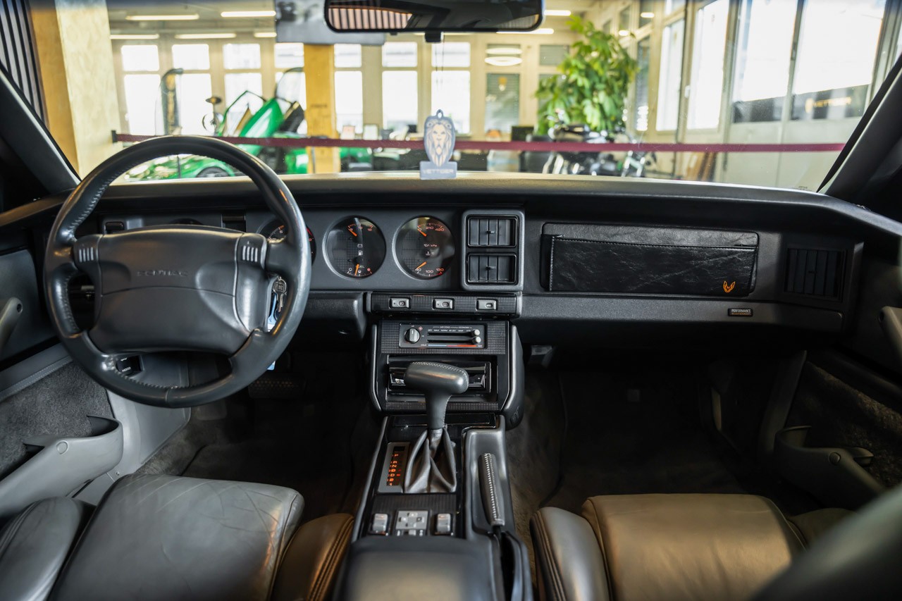 PONTIAC Firebird 5.7 V8 Trans Am GTA-image-11