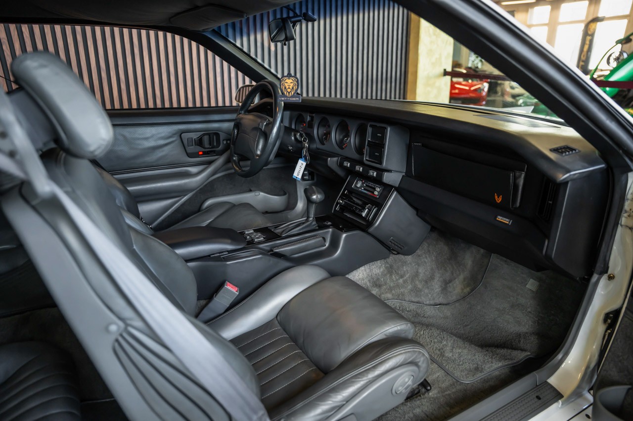 PONTIAC Firebird 5.7 V8 Trans Am GTA-image-14