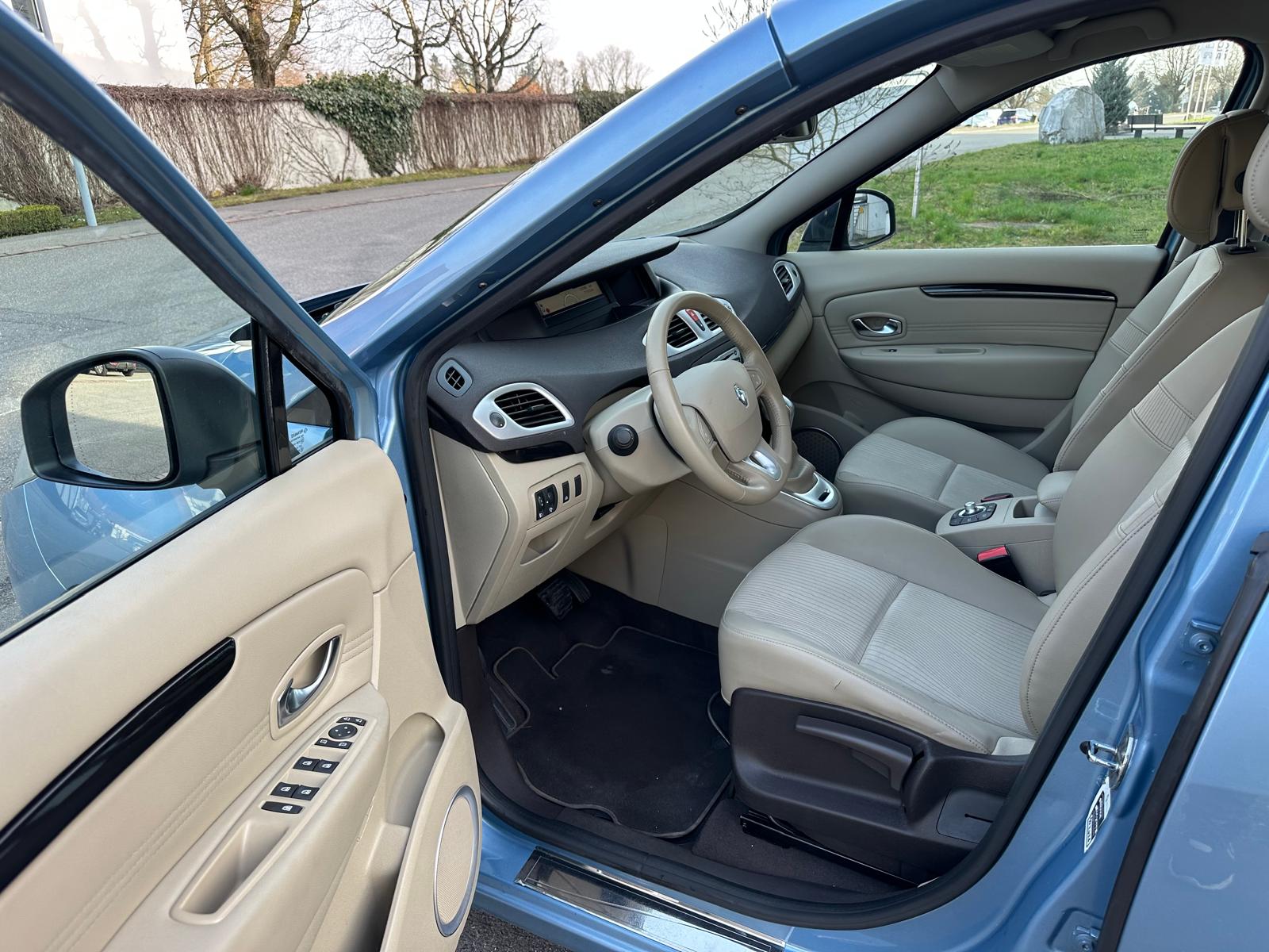 RENAULT Grand Scénic 2.0 16V Expression X-Tronic CVT-image-9