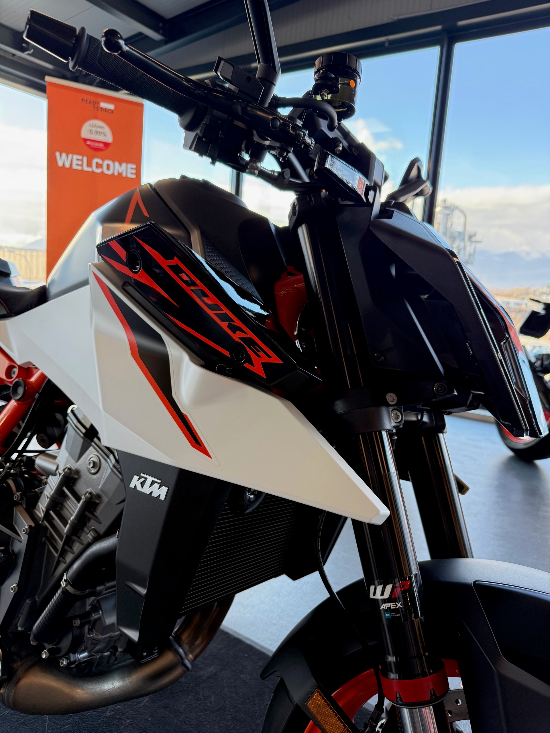 KTM 990 Duke R 2026-image-3