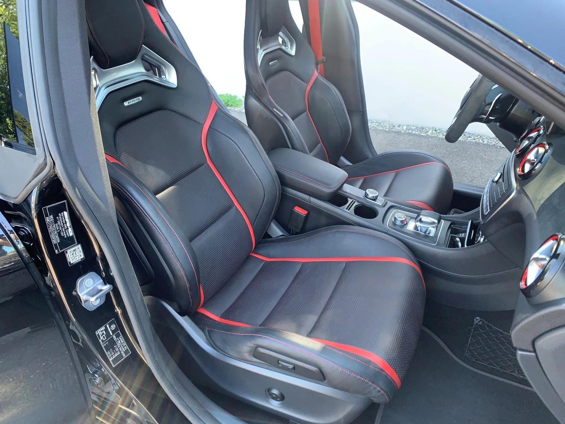 MERCEDES-BENZ CLA Shooting Brake 45 AMG 4Matic Speedshift-image-6