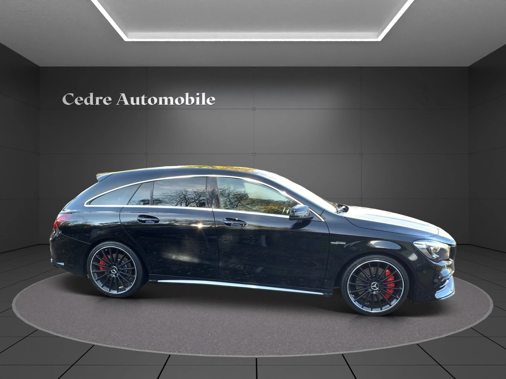 MERCEDES-BENZ CLA Shooting Brake 45 AMG 4Matic Speedshift-image-4