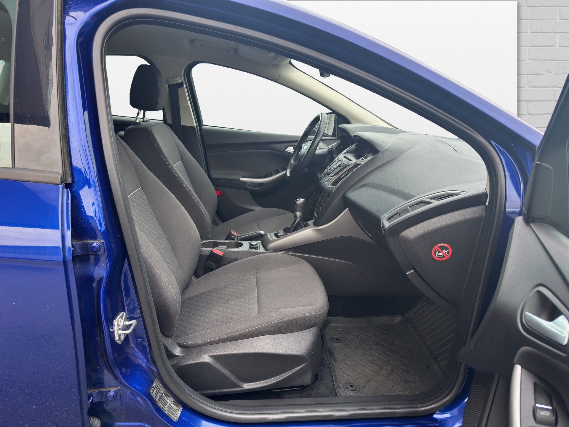 FORD Focus 1.0 SCTi Titanium-image-11