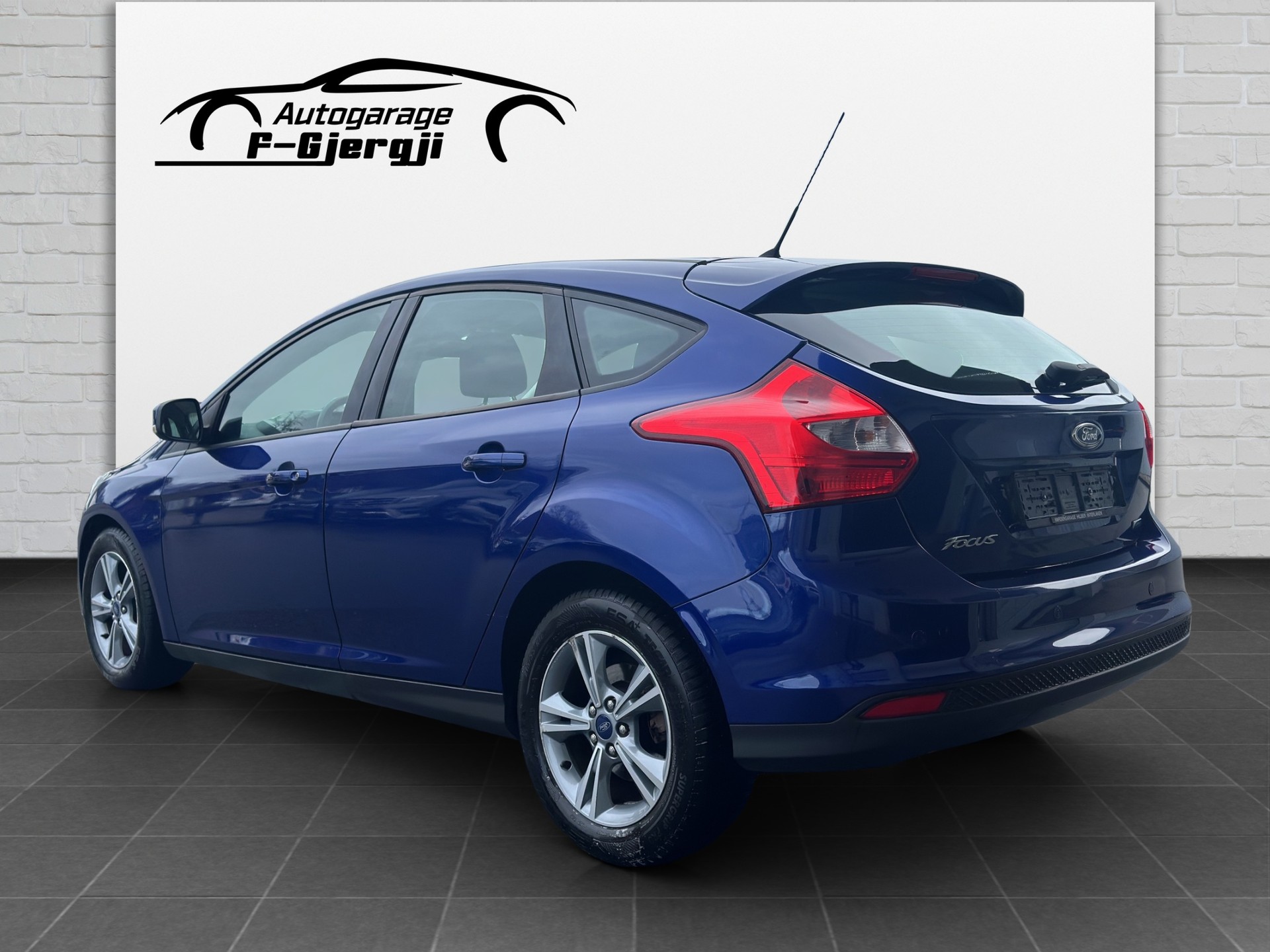 FORD Focus 1.0 SCTi Titanium-showroom-element-3