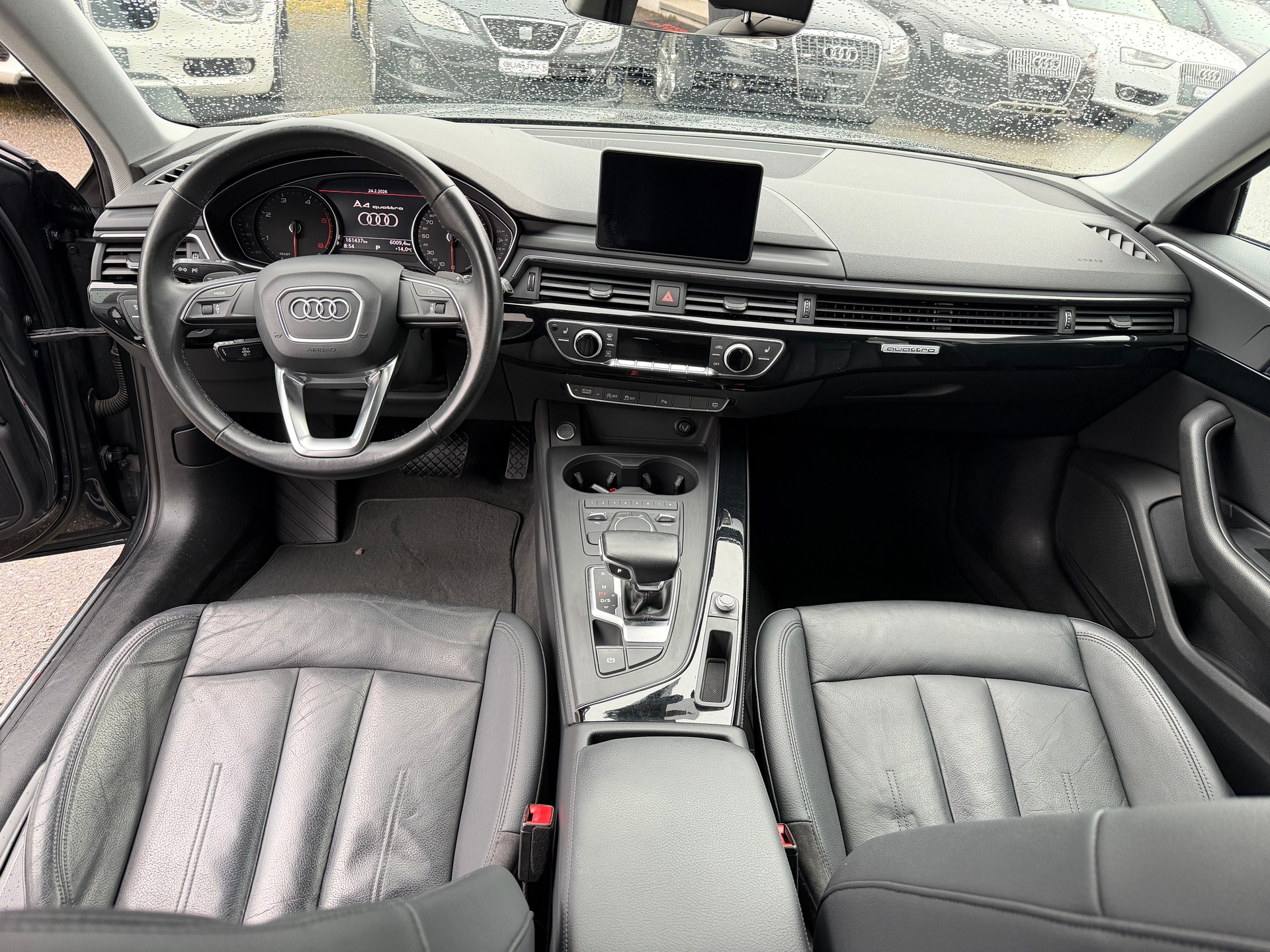AUDI A4 Avant 2.0 TDI Design quattro S-tronic-image-7