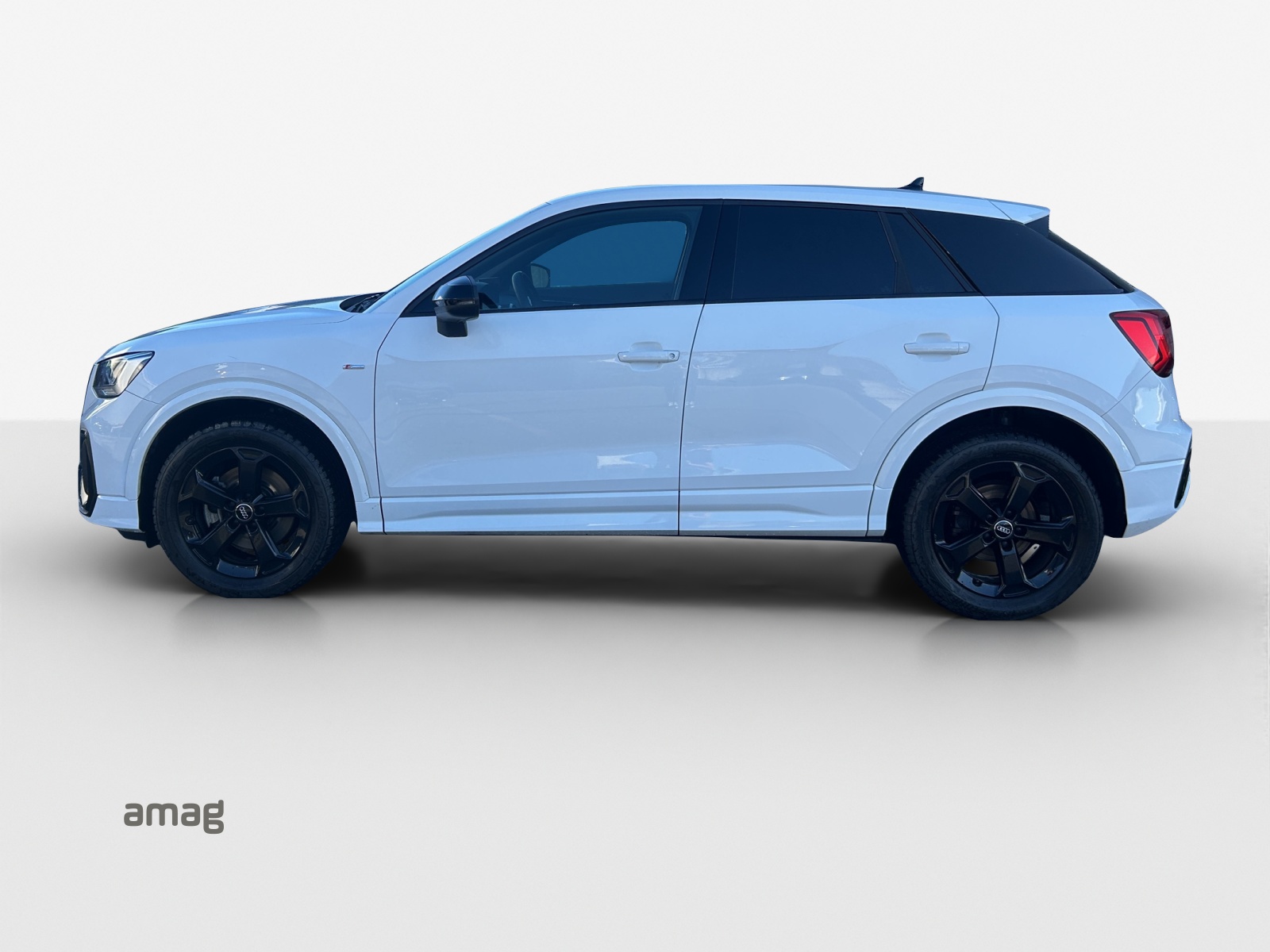 AUDI Q2 40 TFSI S line Attraction quattro S-tronic-showroom-element-1