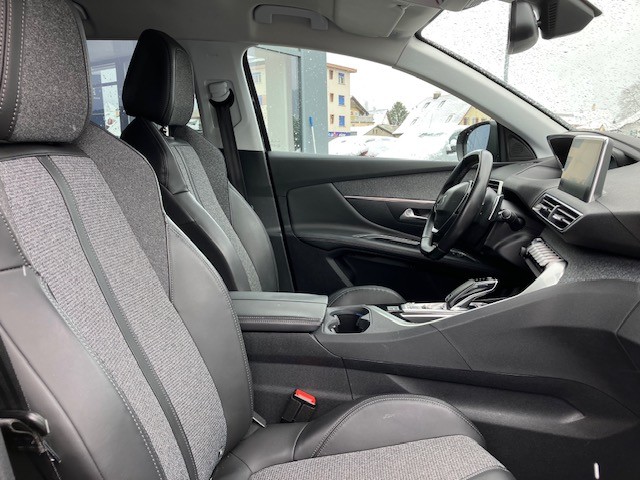 PEUGEOT 3008 1.2 PureTech Allure EAT-image-4