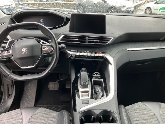 PEUGEOT 3008 1.2 PureTech Allure EAT-image-6