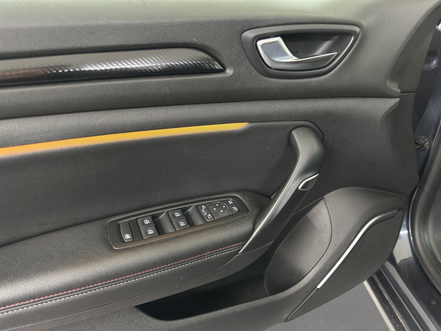 RENAULT Mégane Grandtour 1.6 E-Tech R.S. Line-image-10