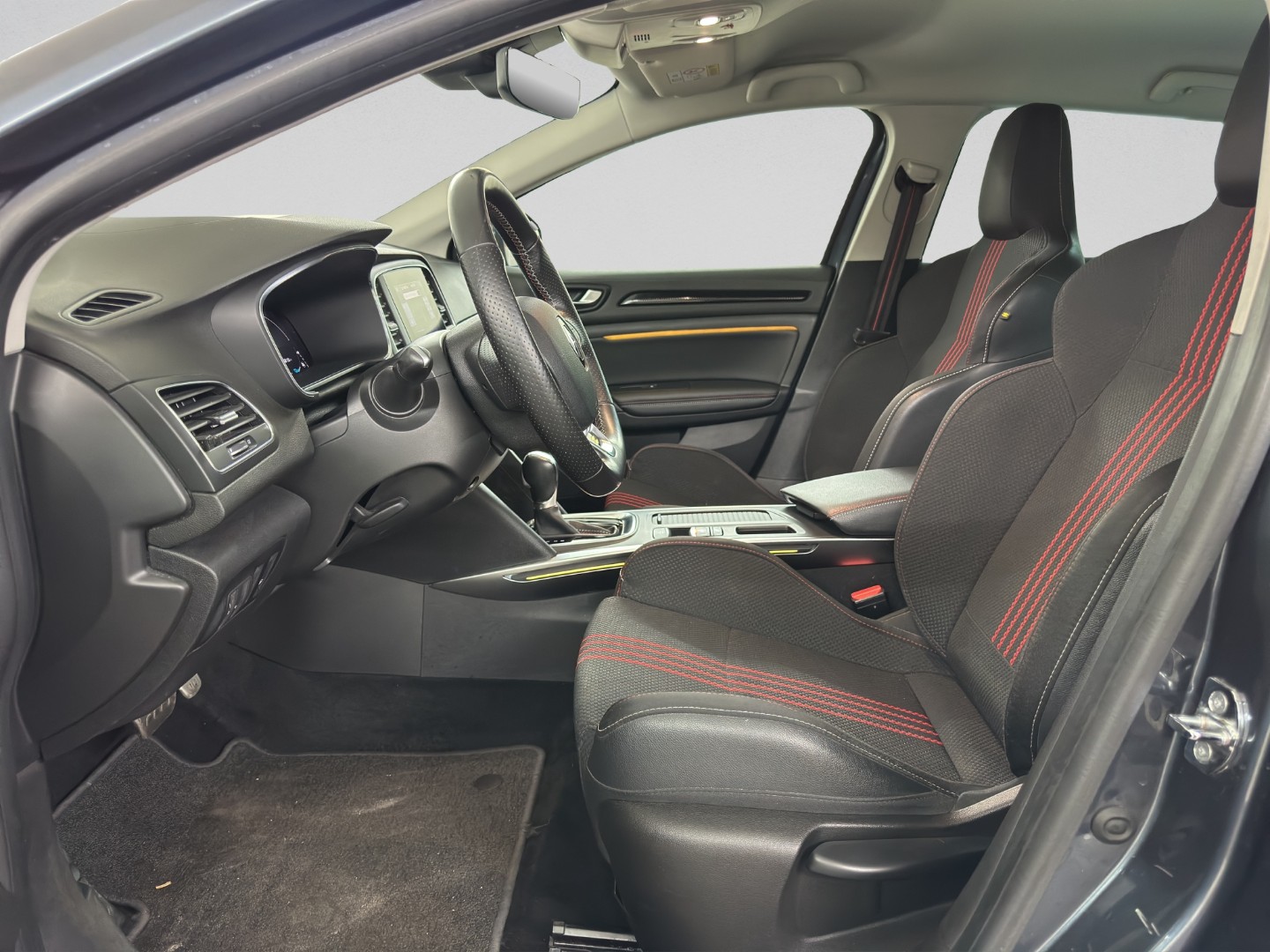RENAULT Mégane Grandtour 1.6 E-Tech R.S. Line-image-11
