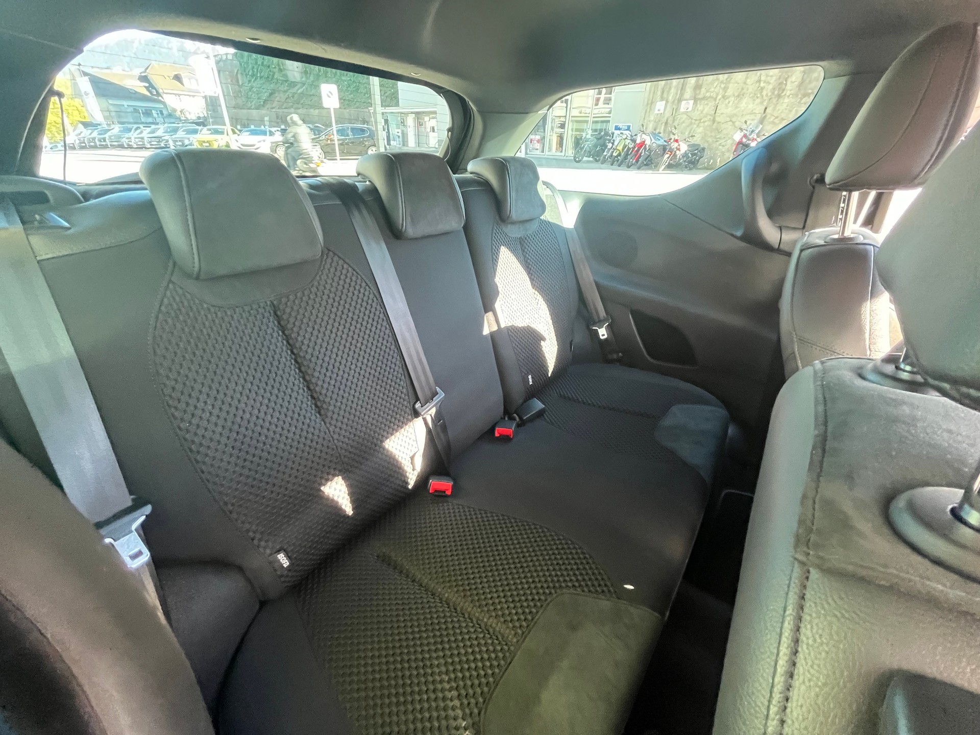 DS AUTOMOBILES DS3 1.6 THP Faubourg Addict-image-8