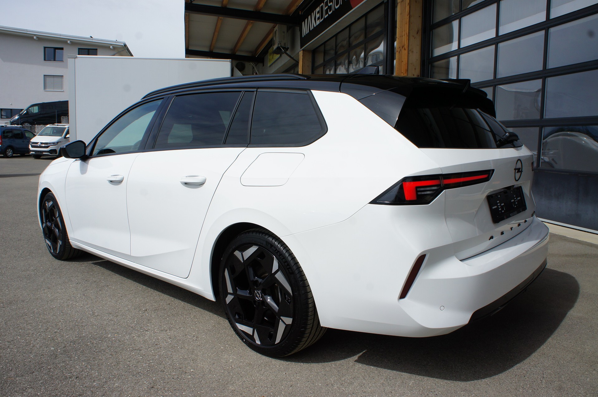 OPEL Astra Sports Tourer 1.6 PHEV Turbo GSe-showroom-element-2