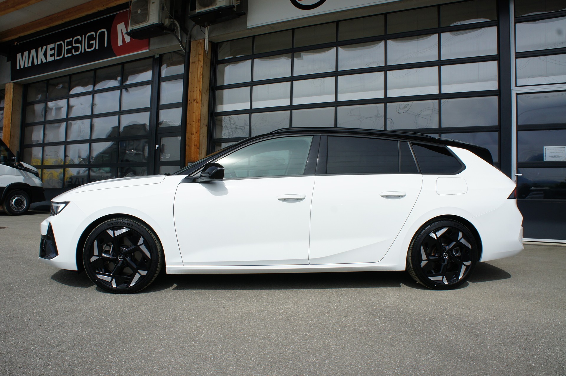 OPEL Astra Sports Tourer 1.6 PHEV Turbo GSe-showroom-element-1