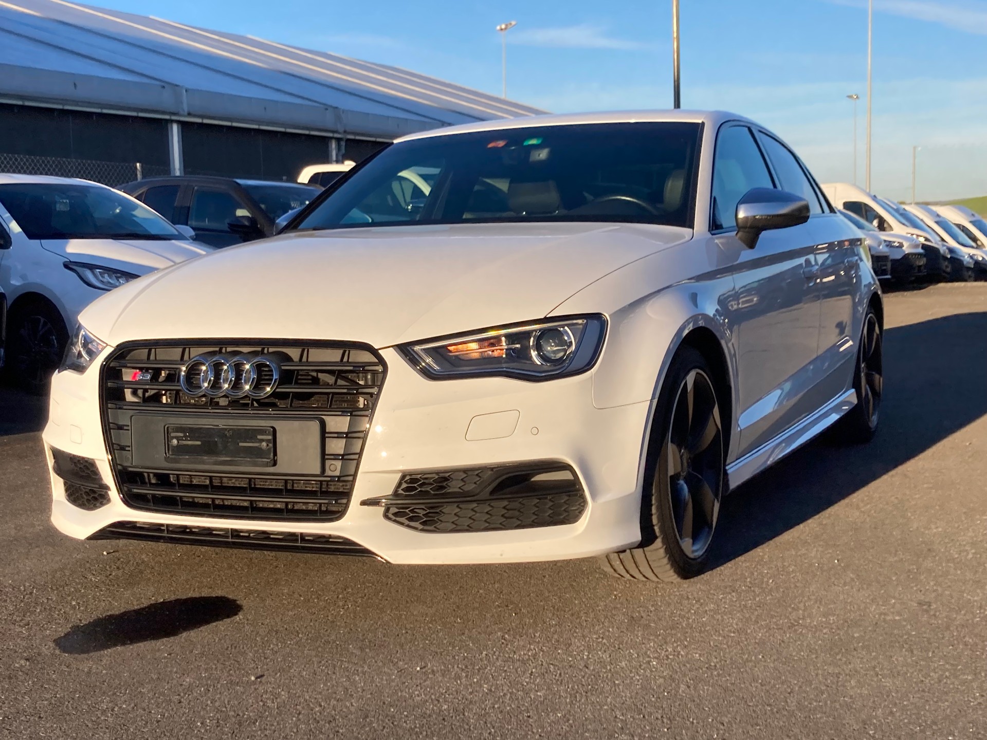 AUDI S3 Limousine 2.0 TFSI quattro-image-9