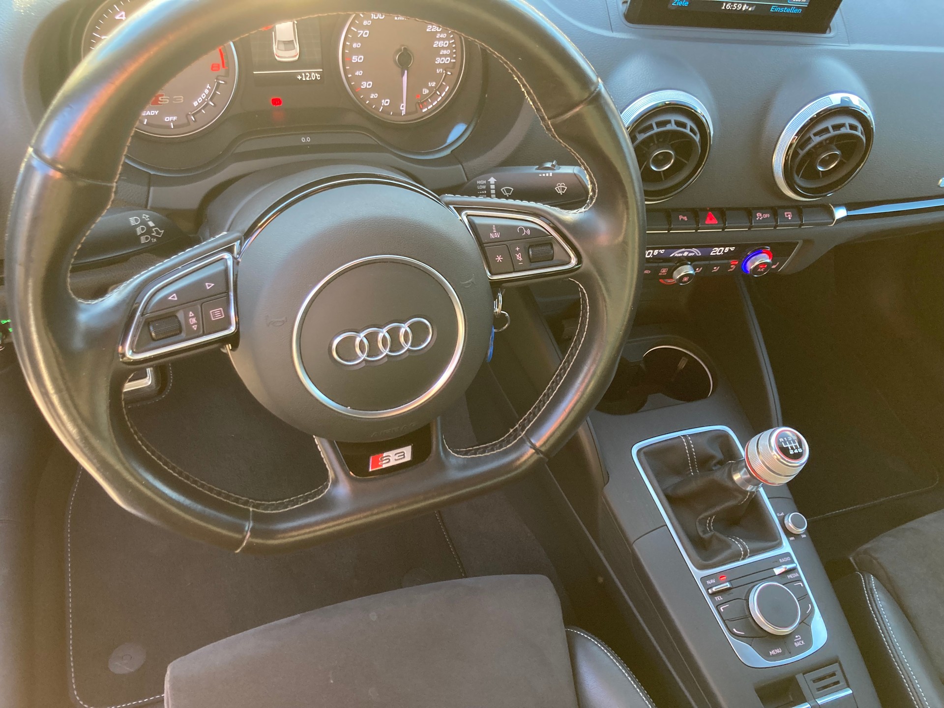 AUDI S3 Limousine 2.0 TFSI quattro-image-11
