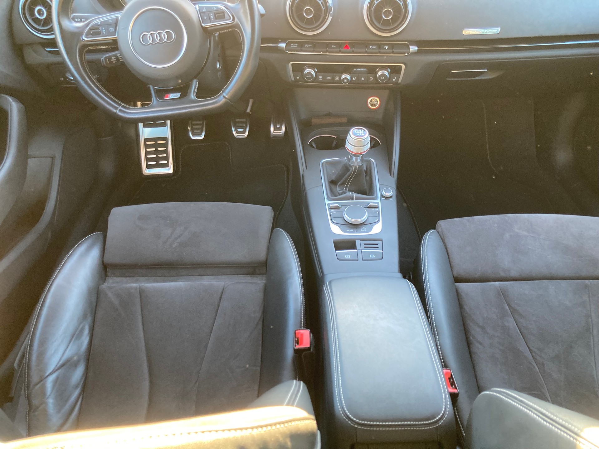 AUDI S3 Limousine 2.0 TFSI quattro-image-10