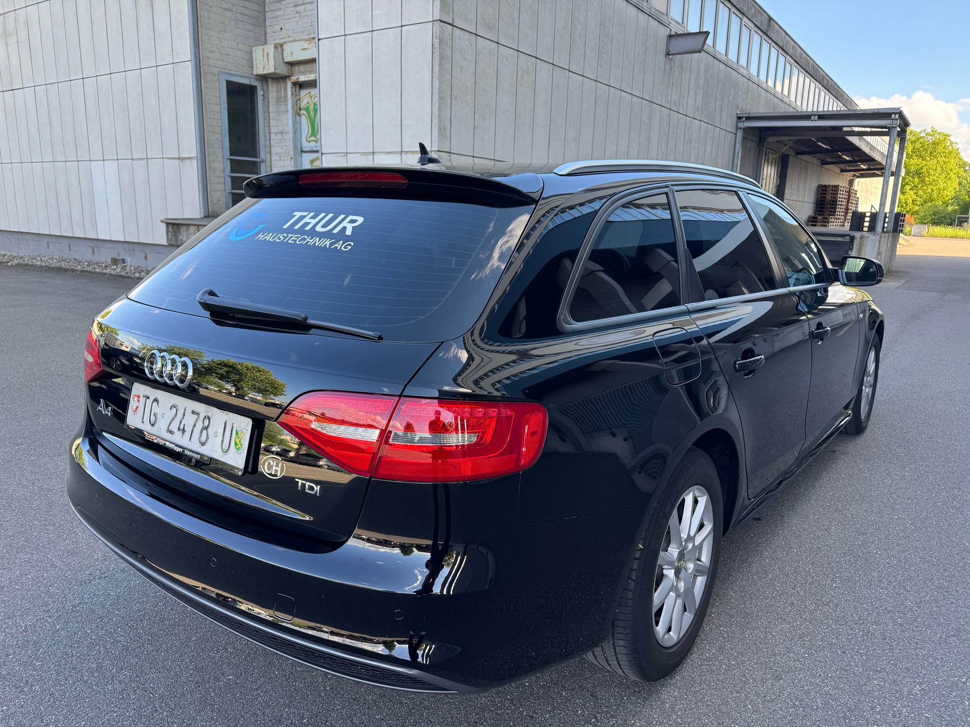 AUDI A4 Avant 2.0 TDI S line Frisch ab MFK-image-5