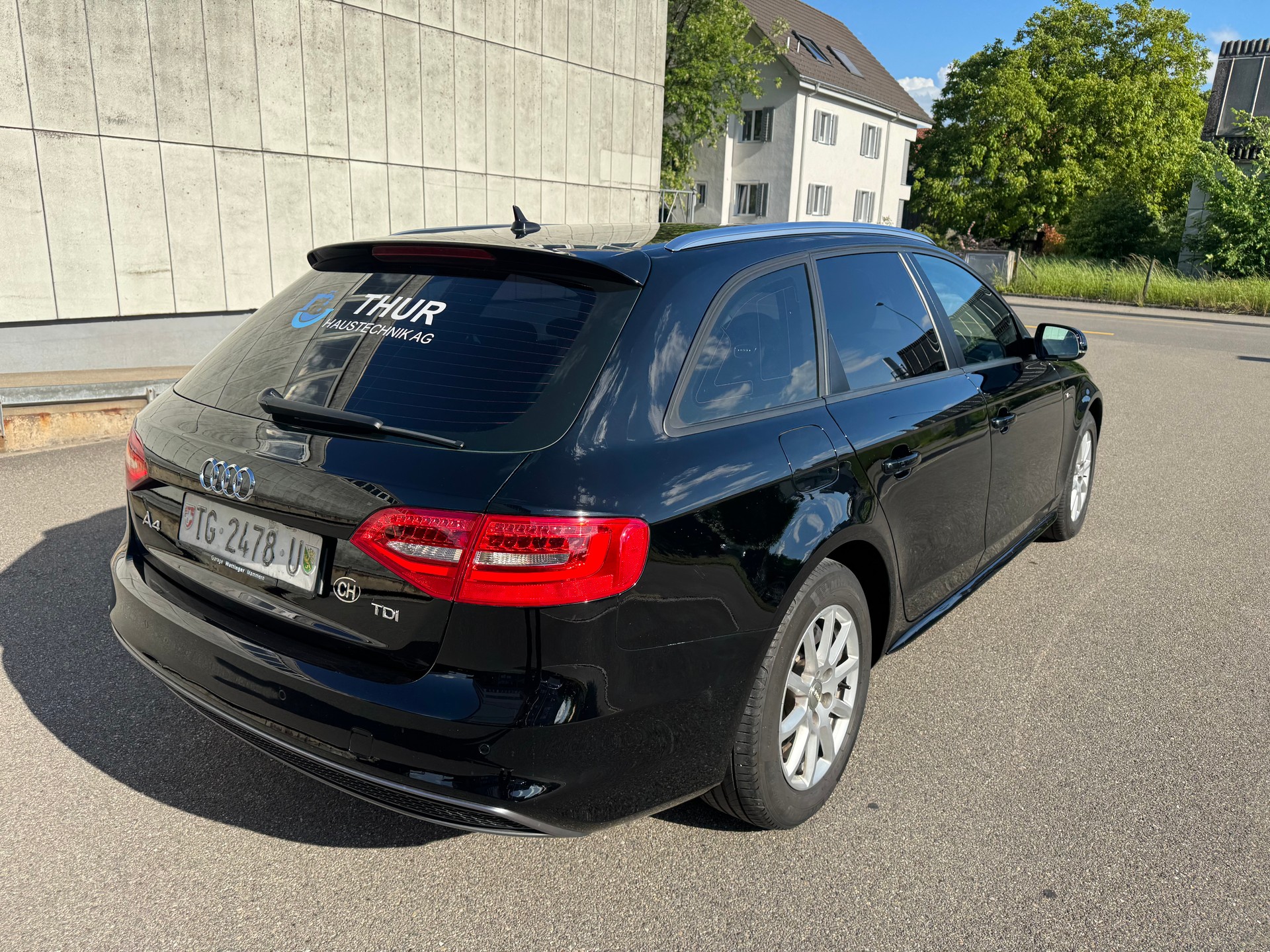 AUDI A4 Avant 2.0 TDI S line Frisch ab MFK-image-6