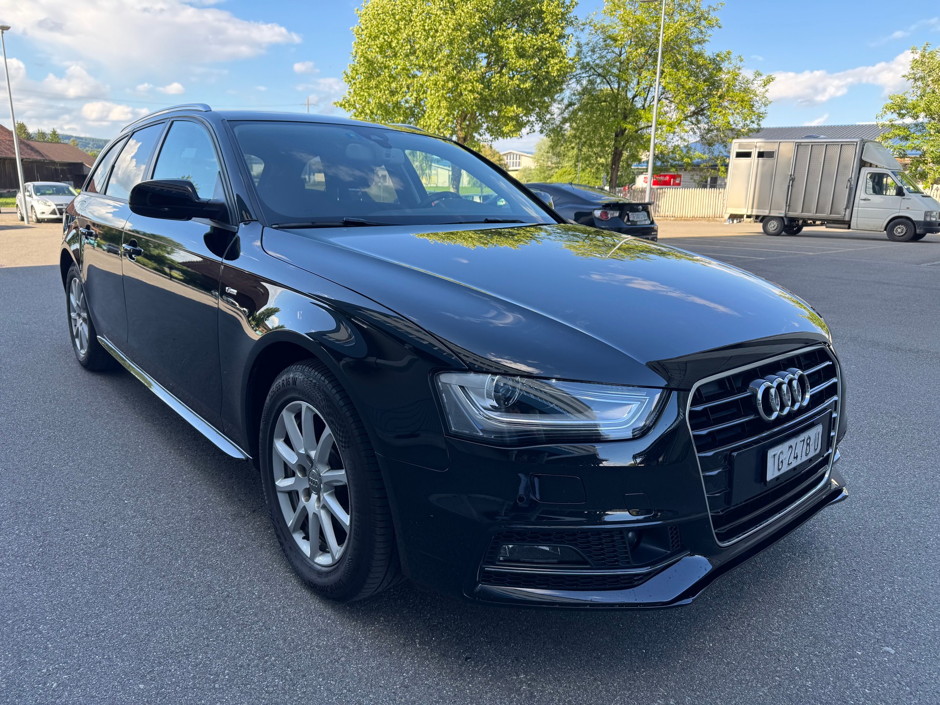 AUDI A4 Avant 2.0 TDI S line Frisch ab MFK-image-2