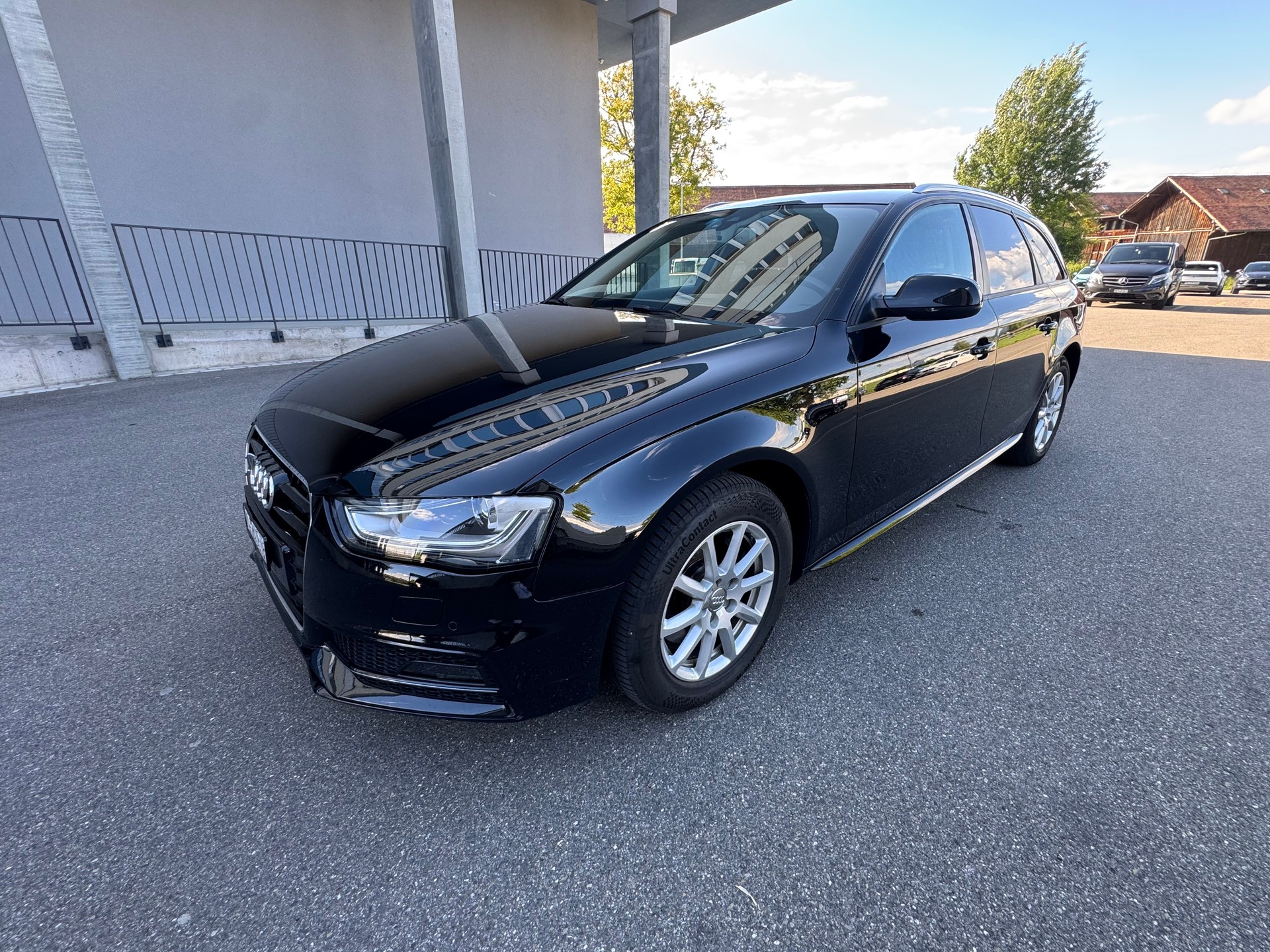 AUDI A4 Avant 2.0 TDI S line Frisch ab MFK-image-15