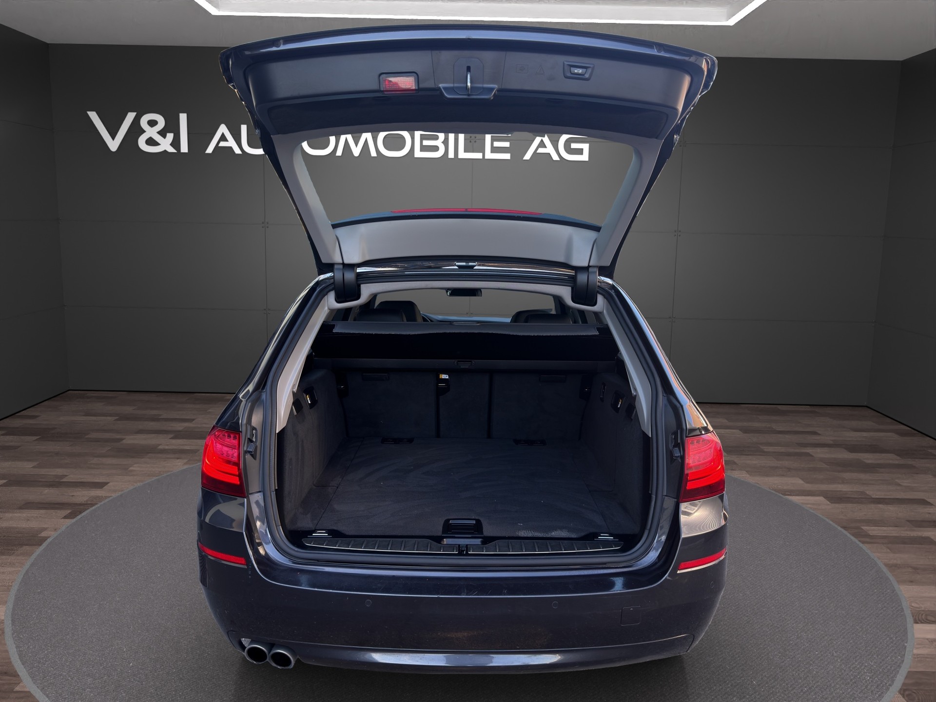 BMW 520d Touring xDrive Steptronic-image-23